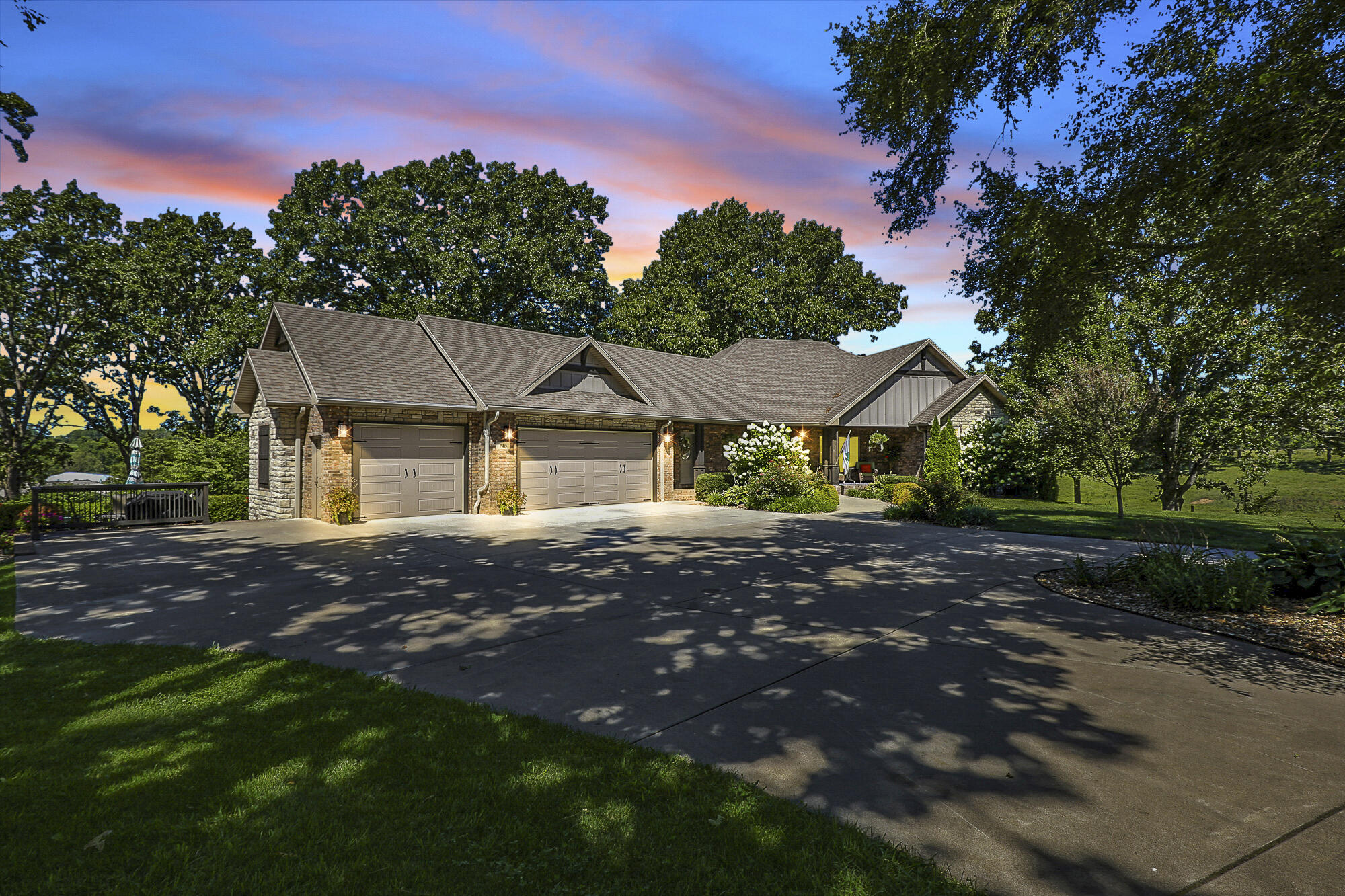 715 Goldenrod Road Property Photo 1