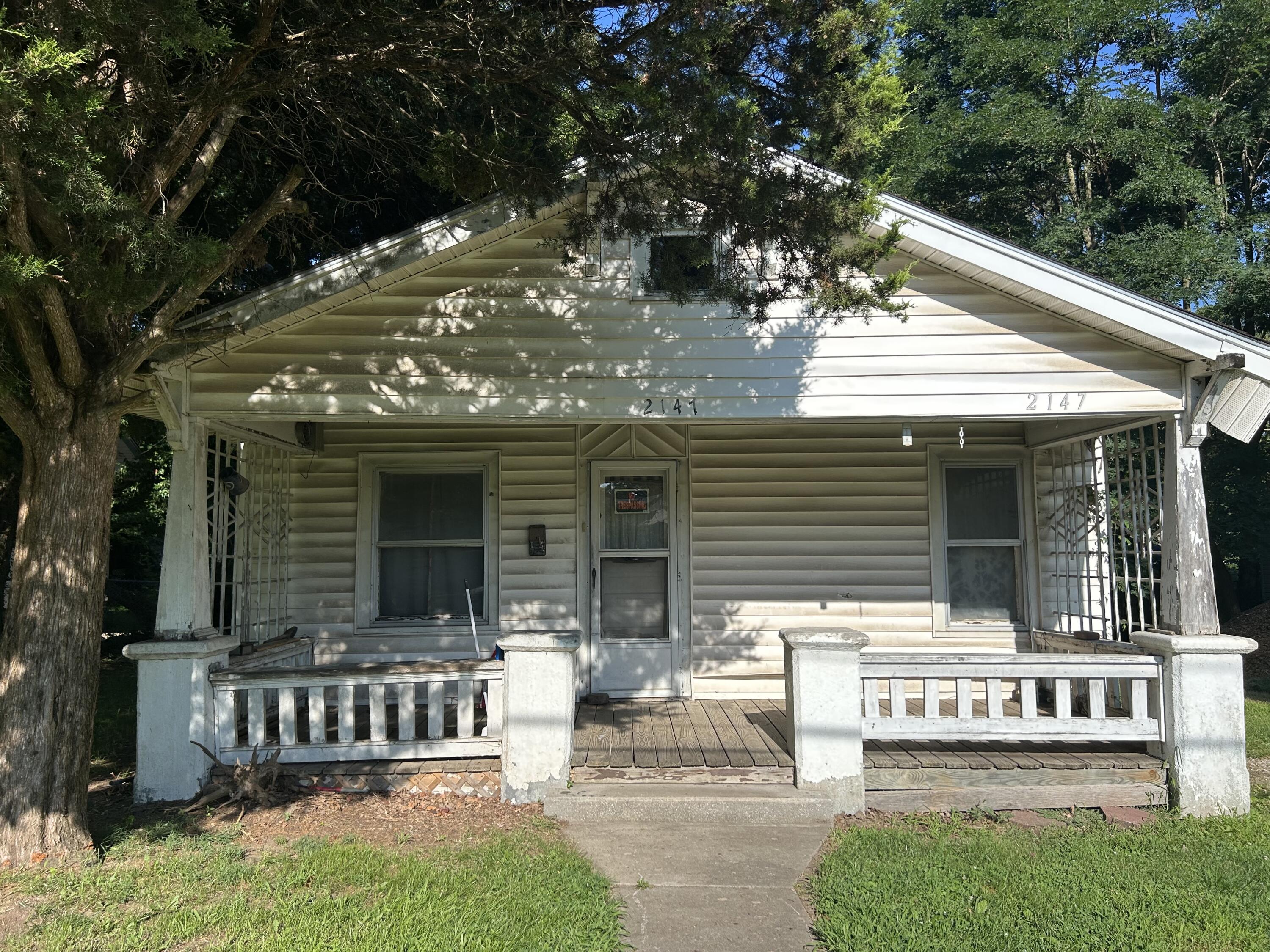 2147 North Travis Avenue Property Photo 1