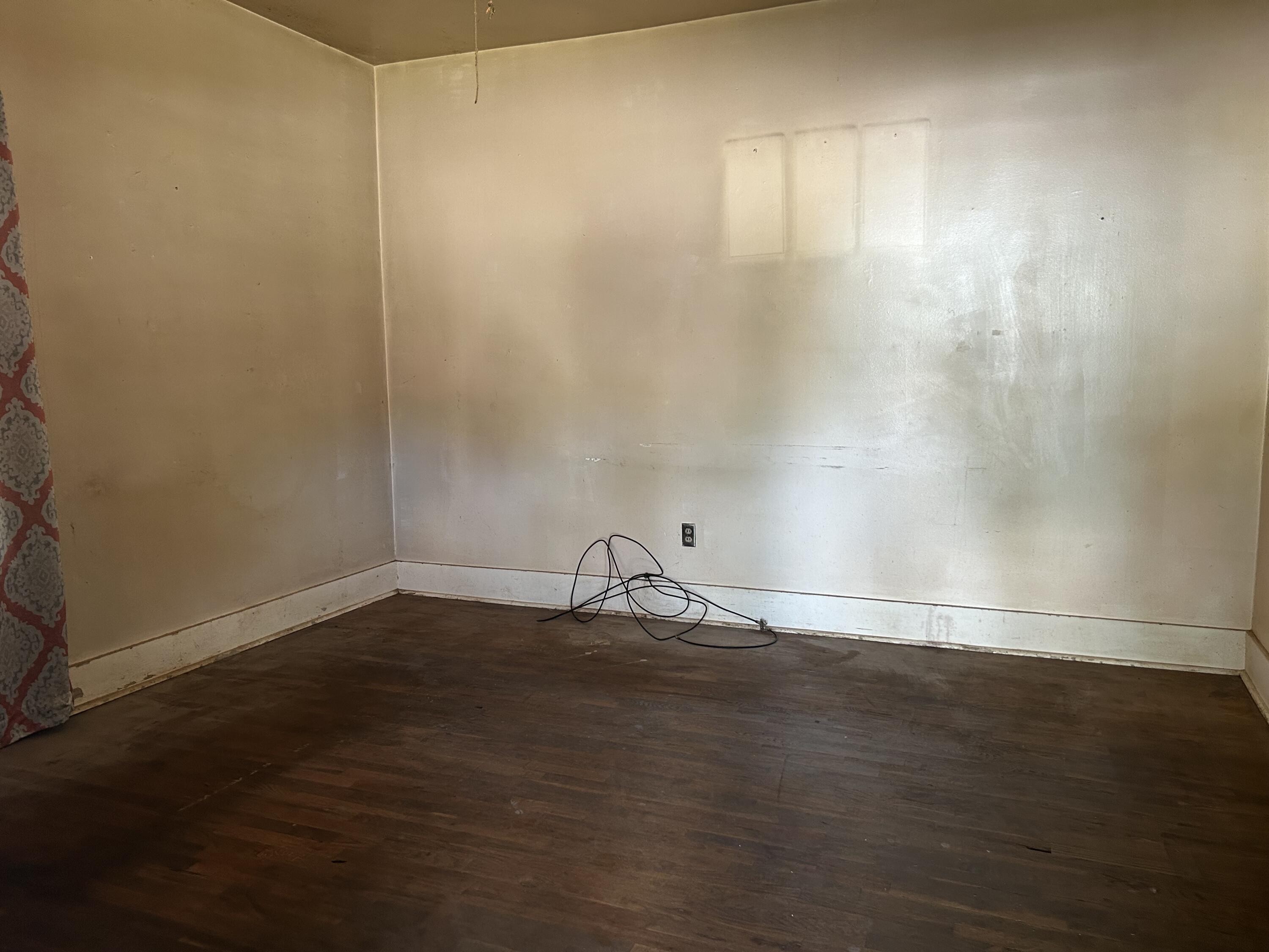2147 North Travis Avenue Property Photo 3