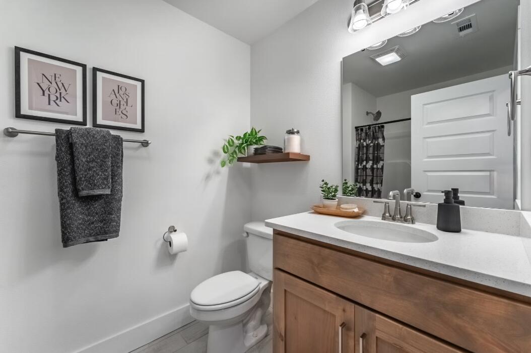 1102 West Jay Street Property Photo 14