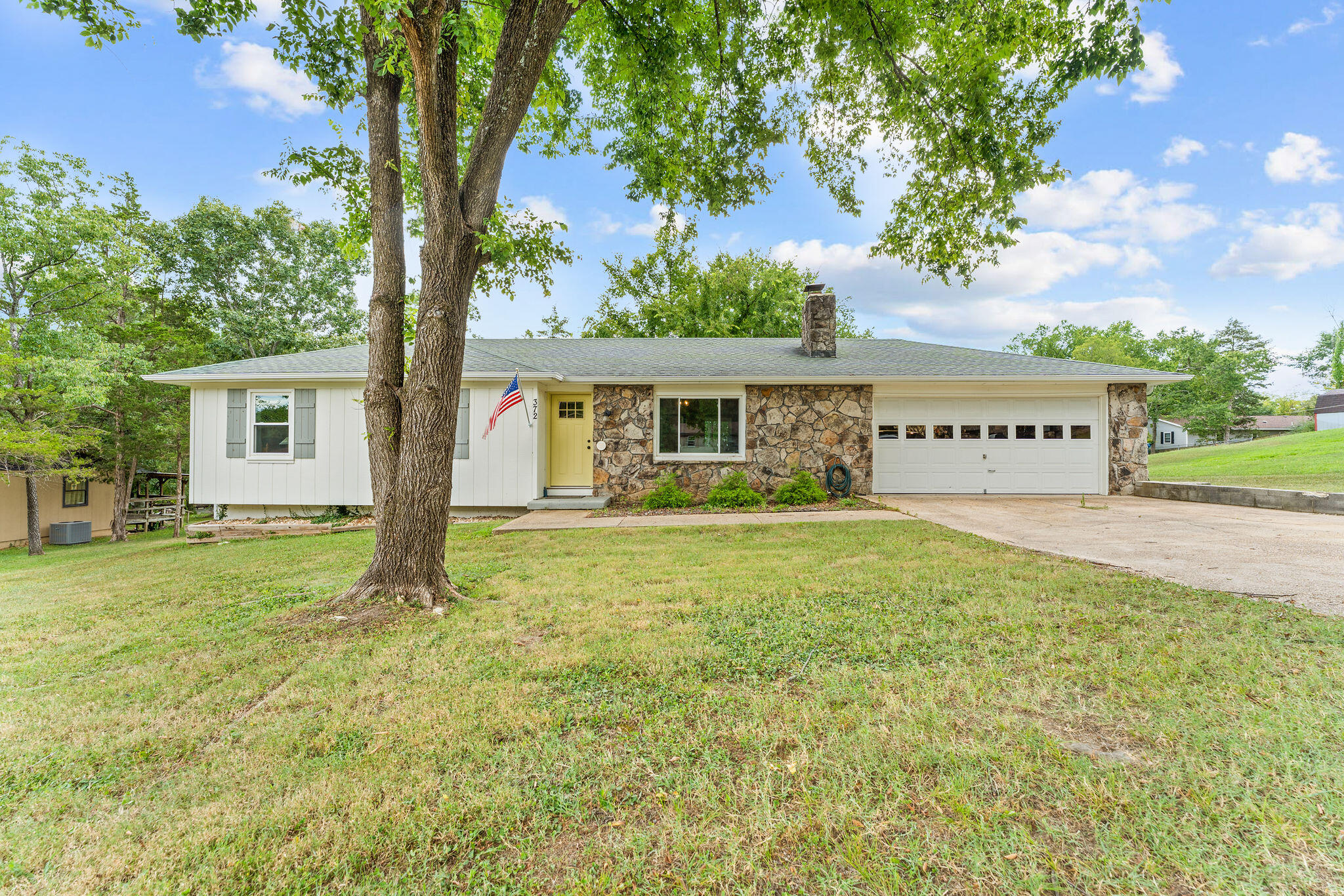372 Greenbrier Lane Property Photo 1