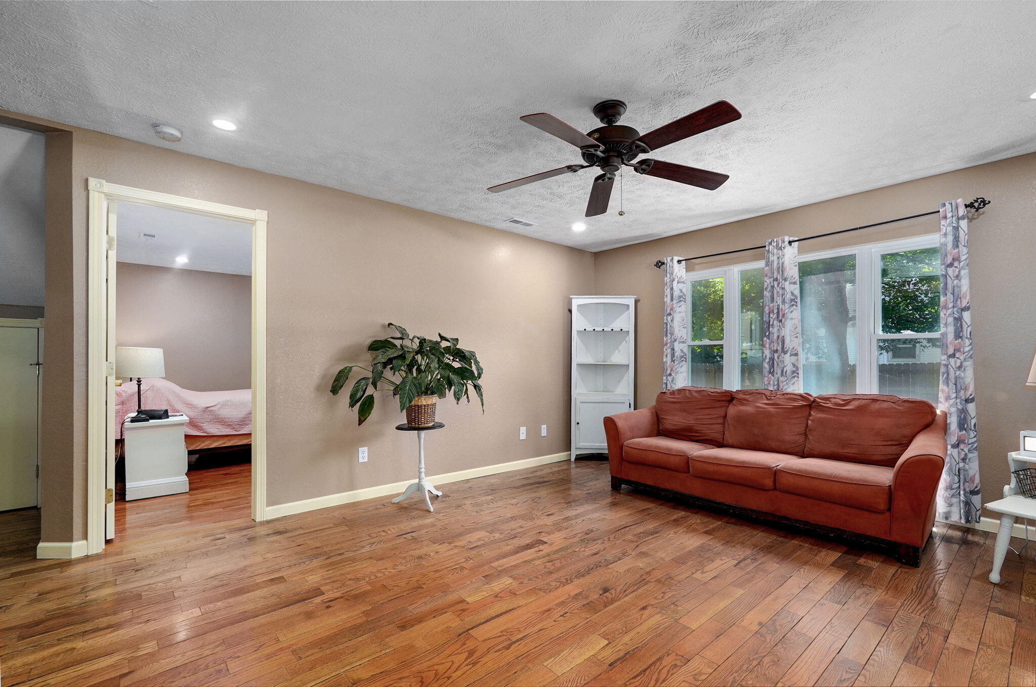 302 South Pershing Street Property Photo 3