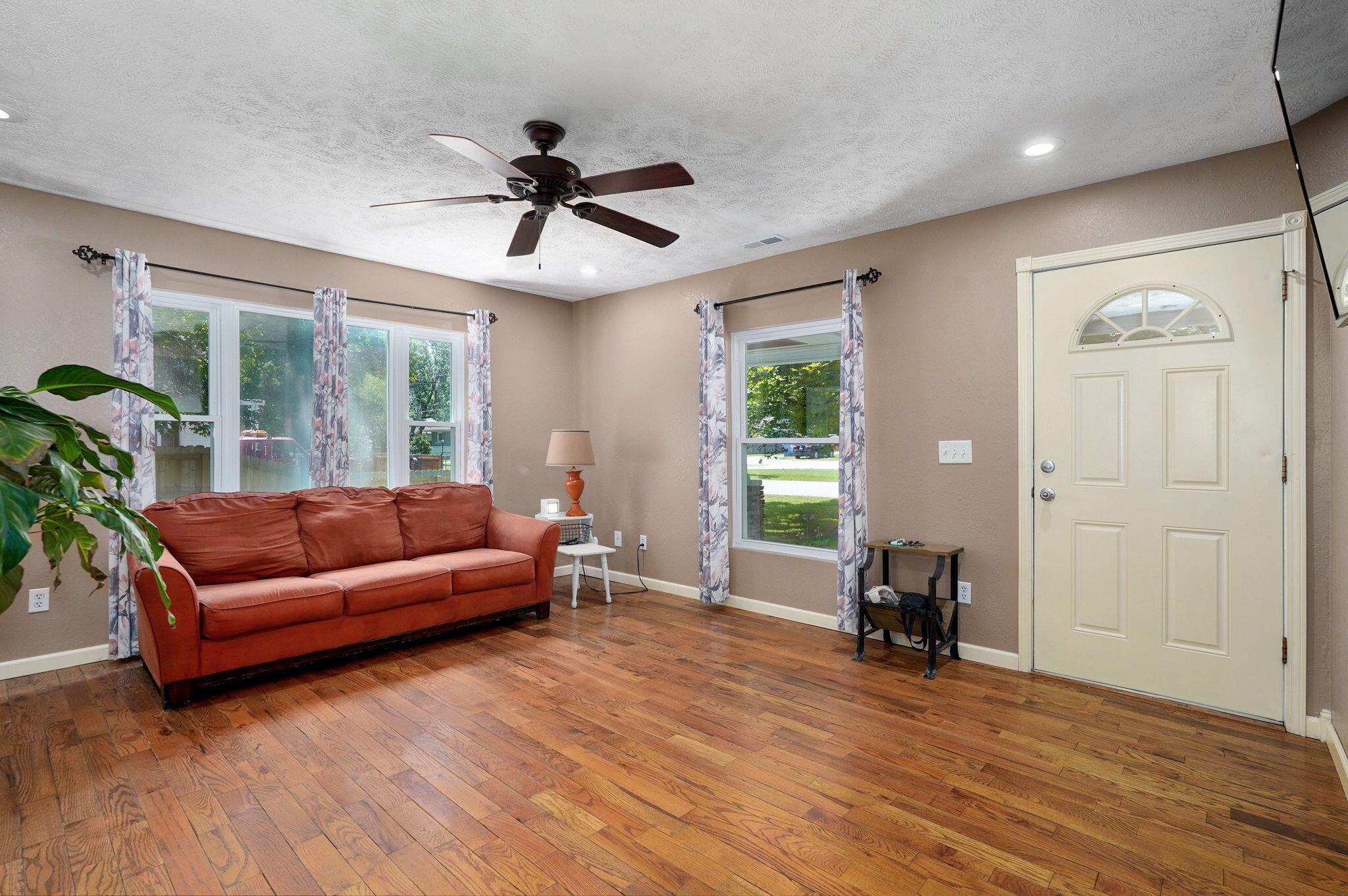302 South Pershing Street Property Photo 4