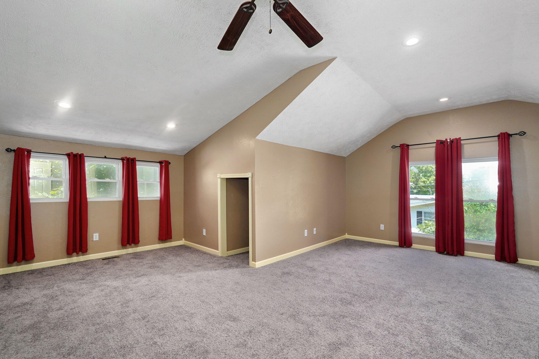302 South Pershing Street Property Photo 19