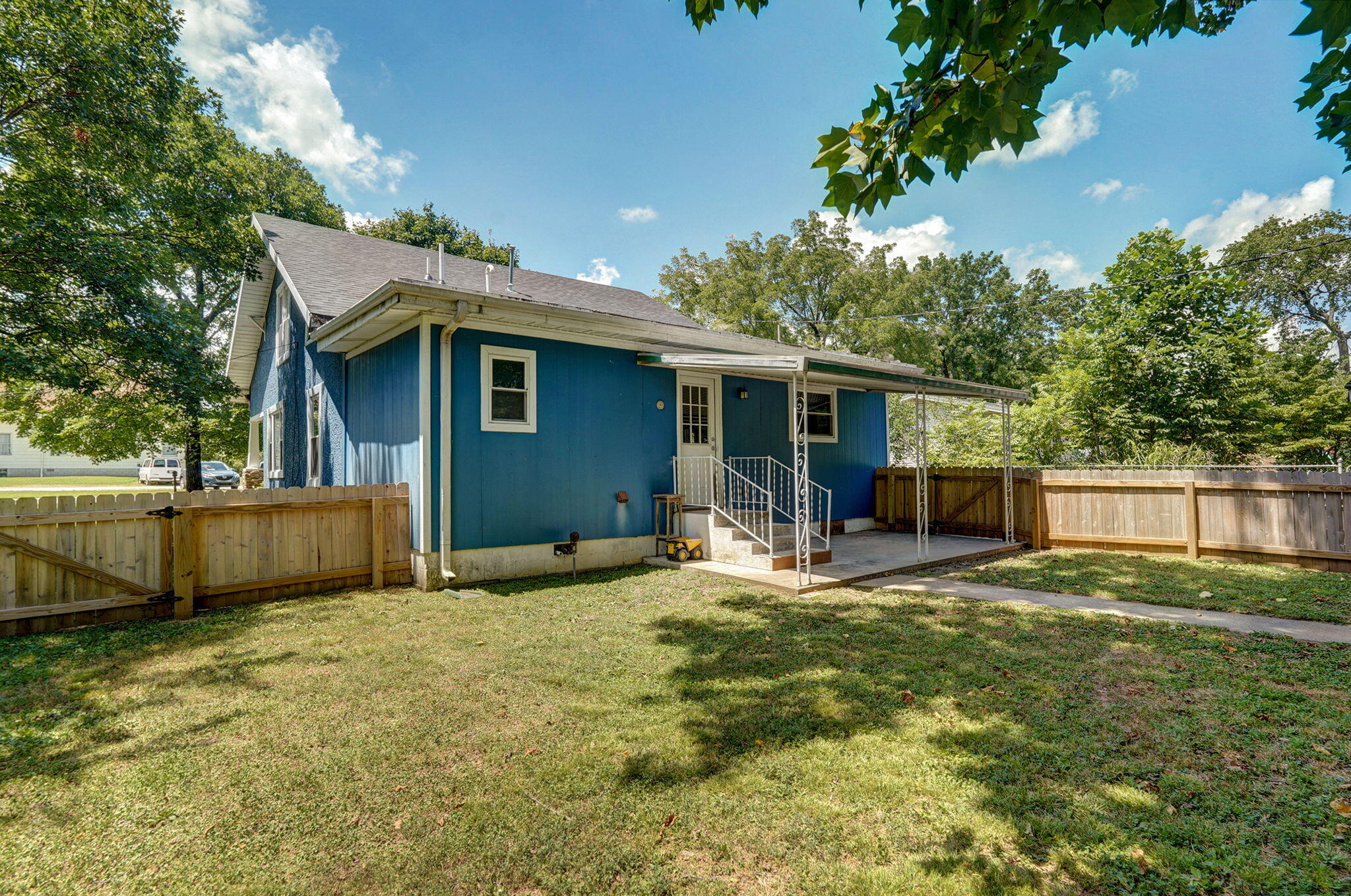 302 South Pershing Street Property Photo 23
