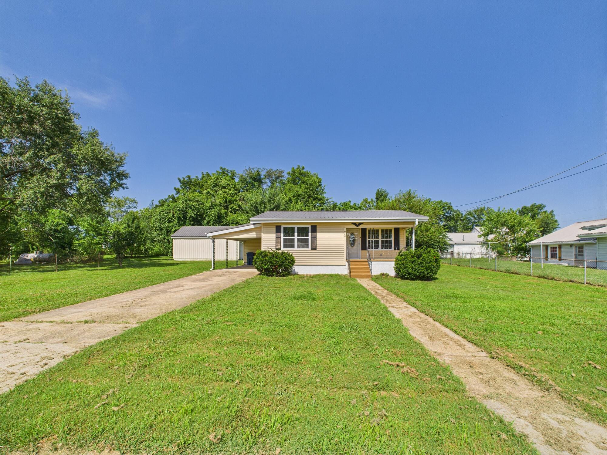 813 South Bryan Street Property Photo 1