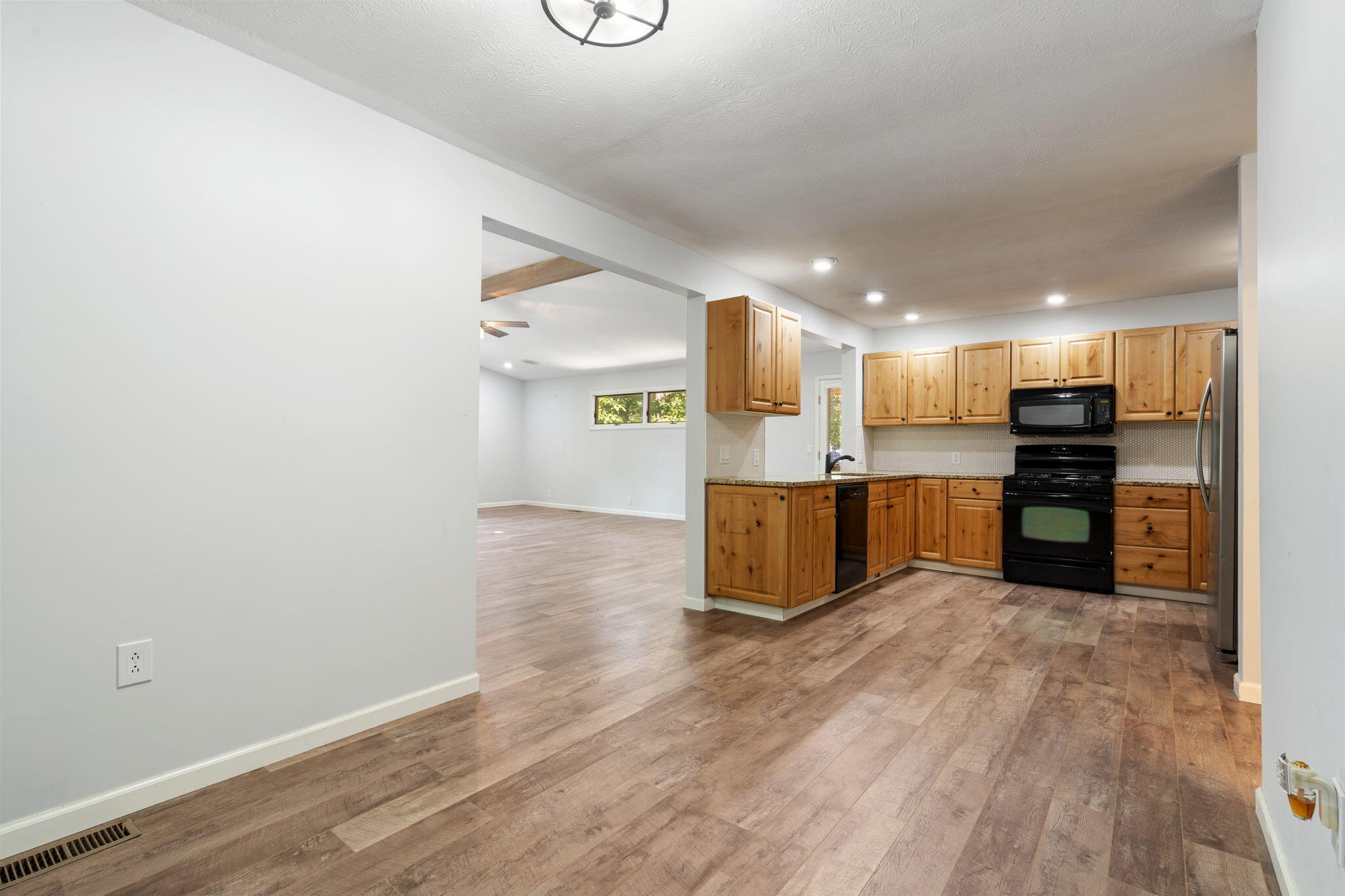 84 Starbright Lane Property Photo 32