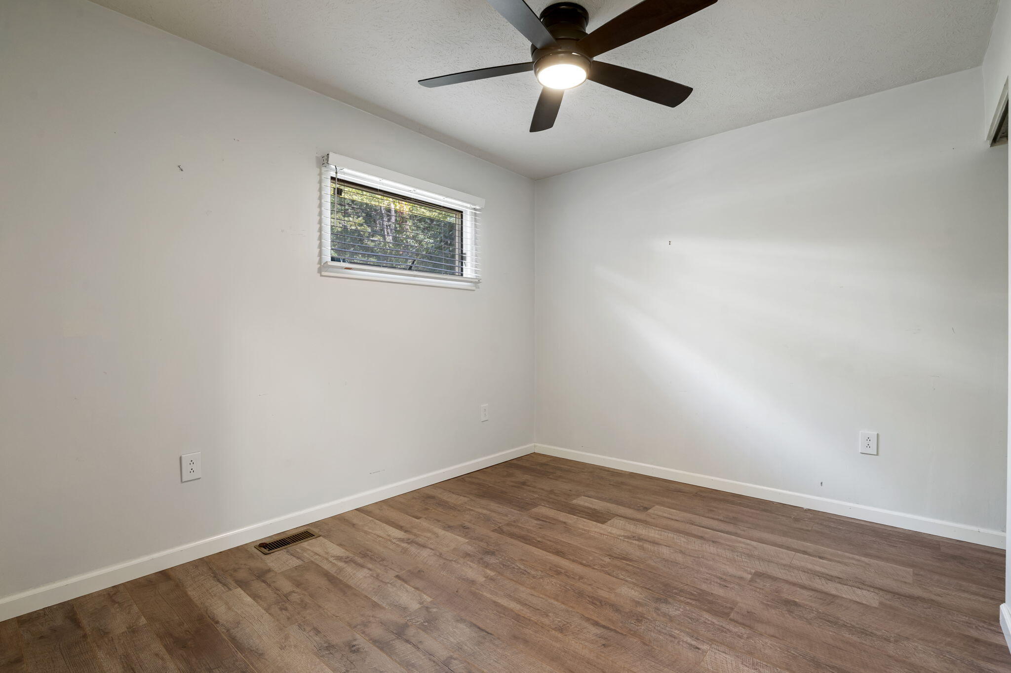 84 Starbright Lane Property Photo 41
