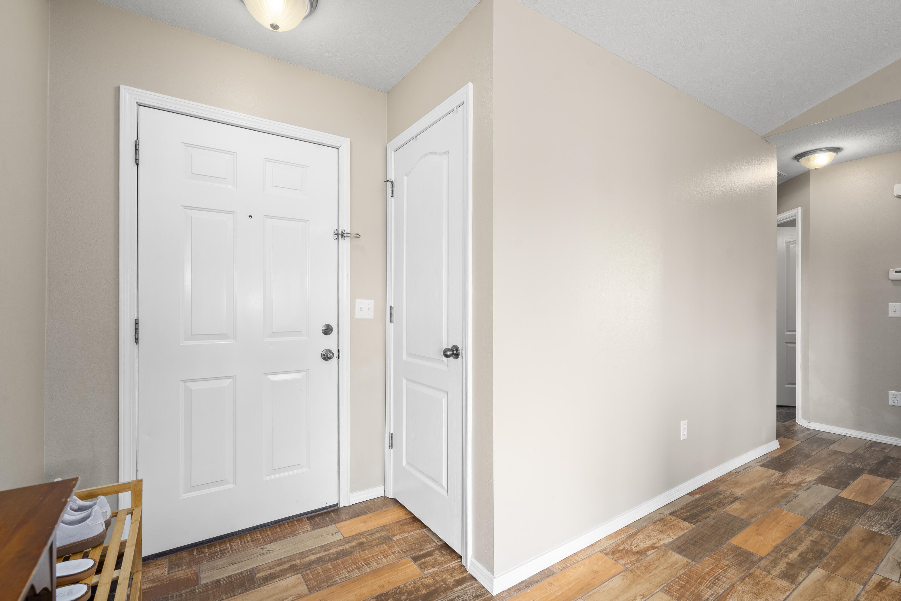 1702 West Hartley Street Property Photo 5