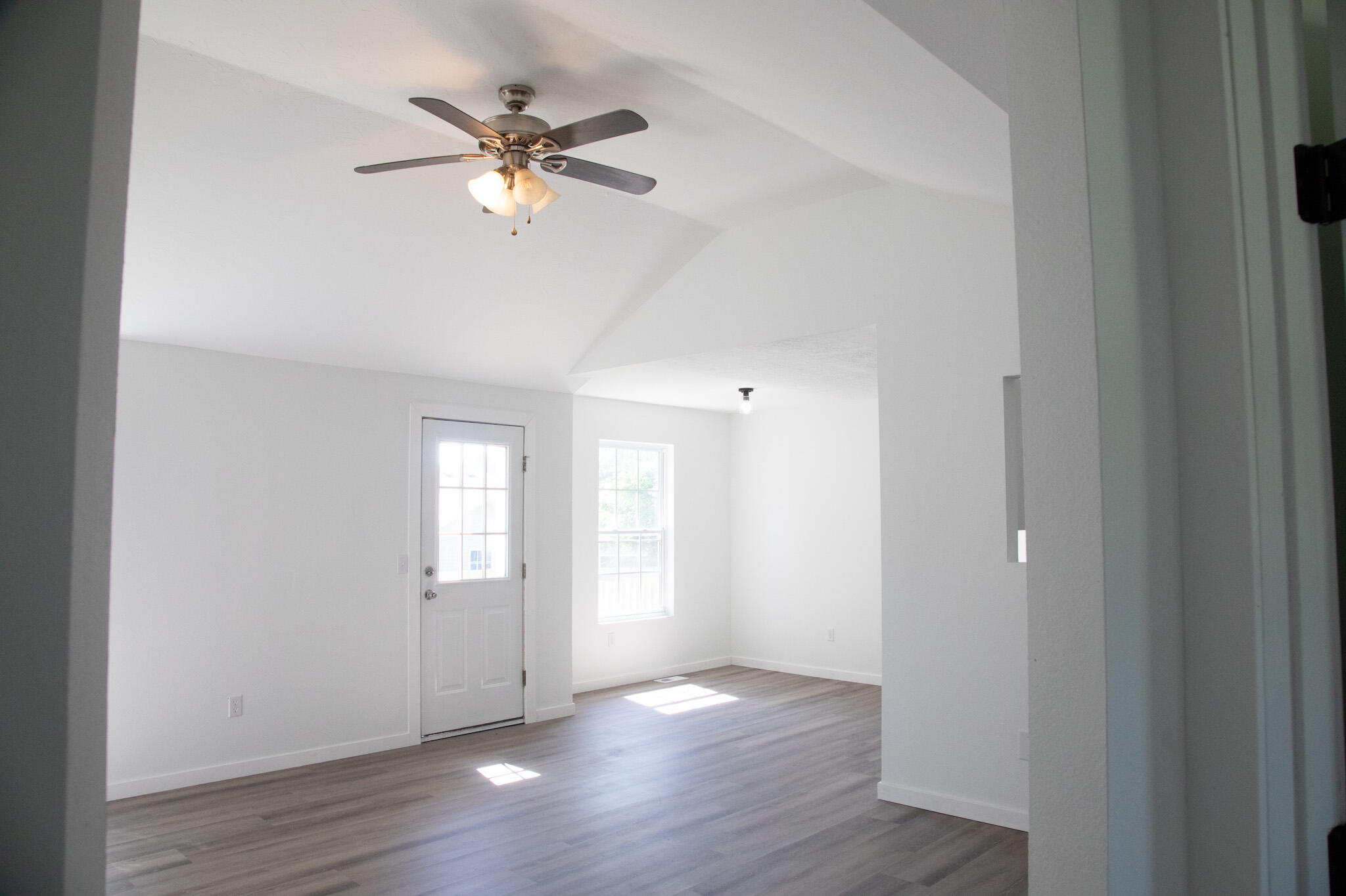 1044 South Missouri Avenue Property Photo 5