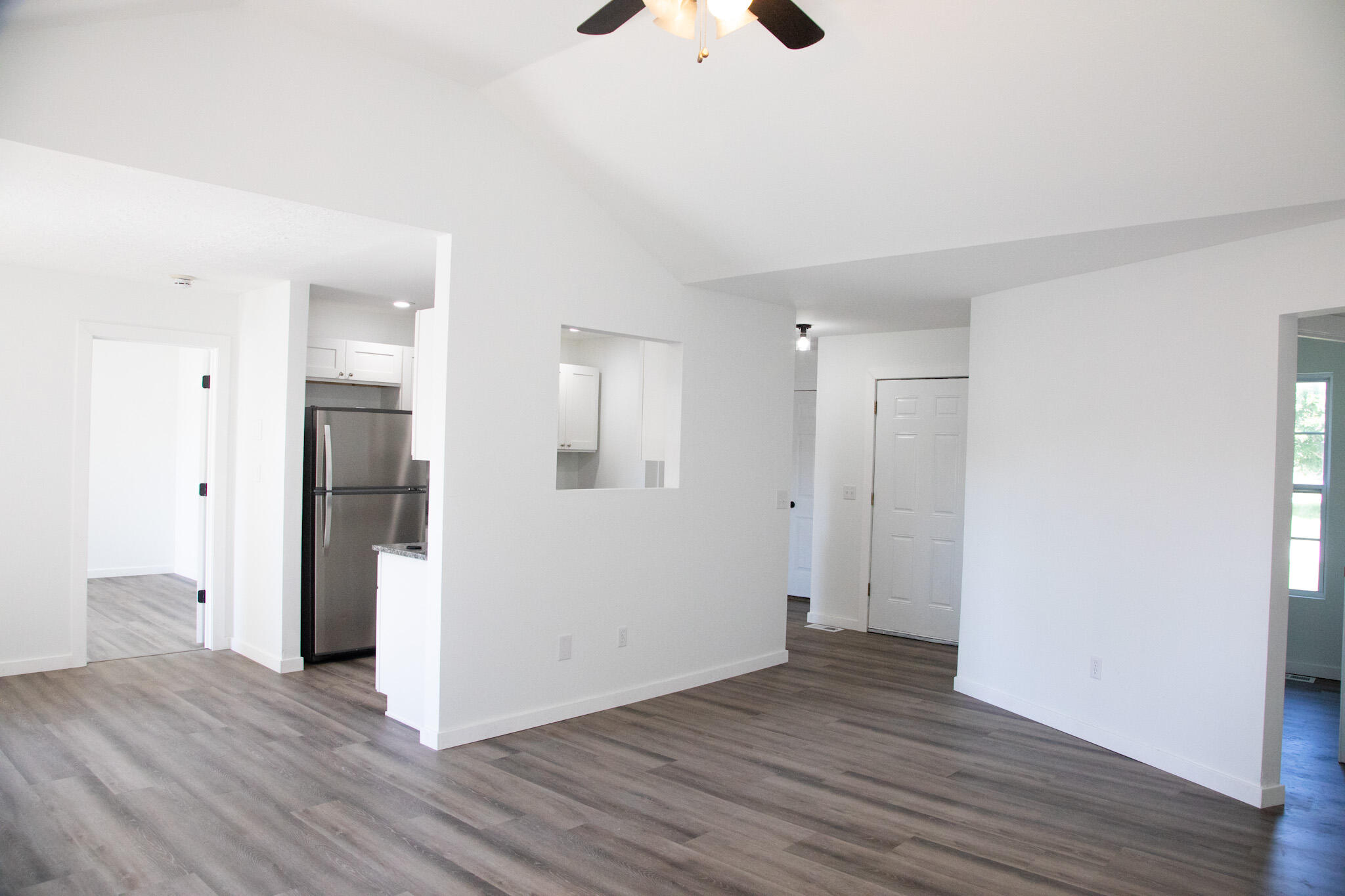 1044 South Missouri Avenue Property Photo 6