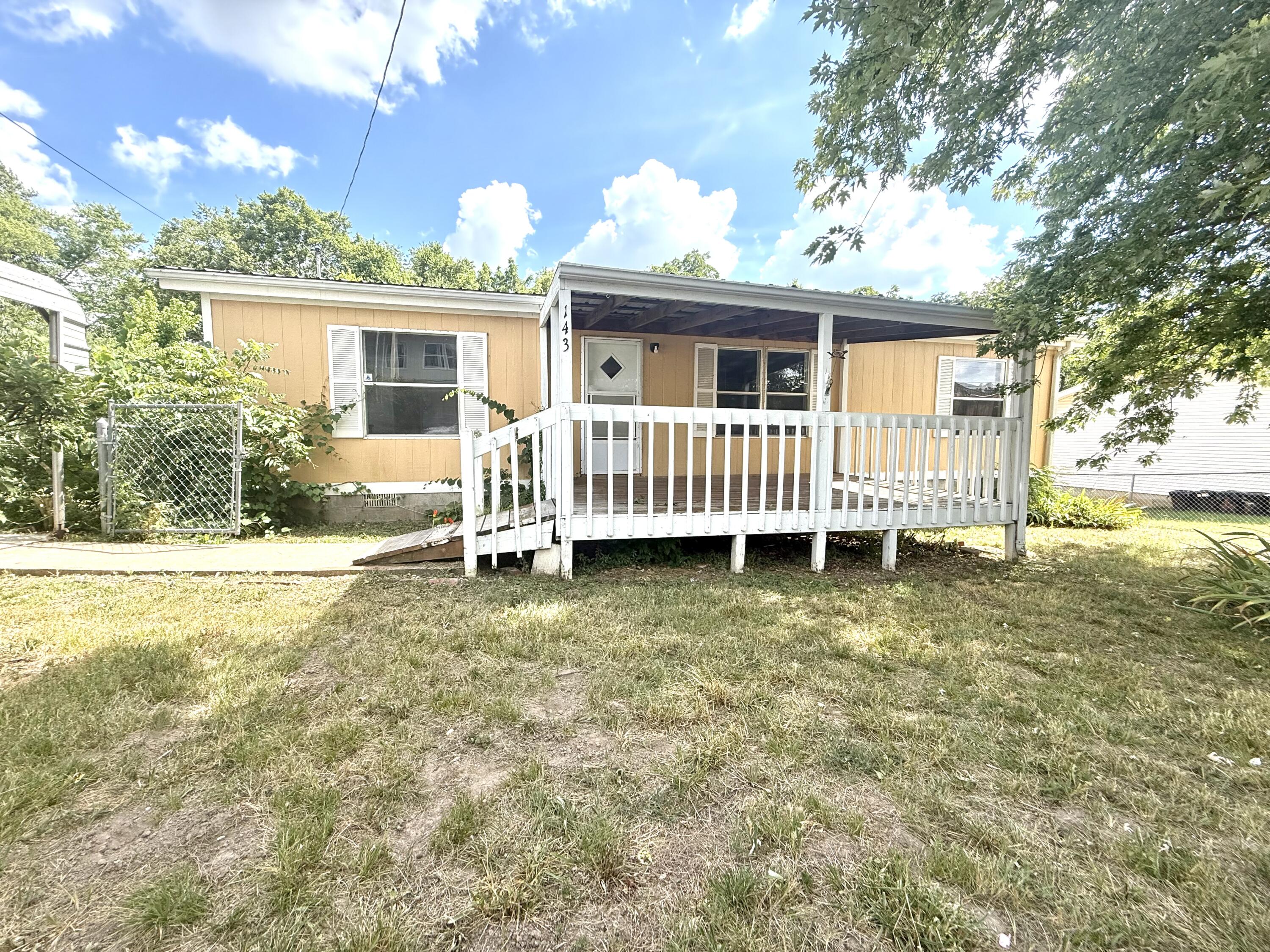 143 East Ella Street Property Photo 1