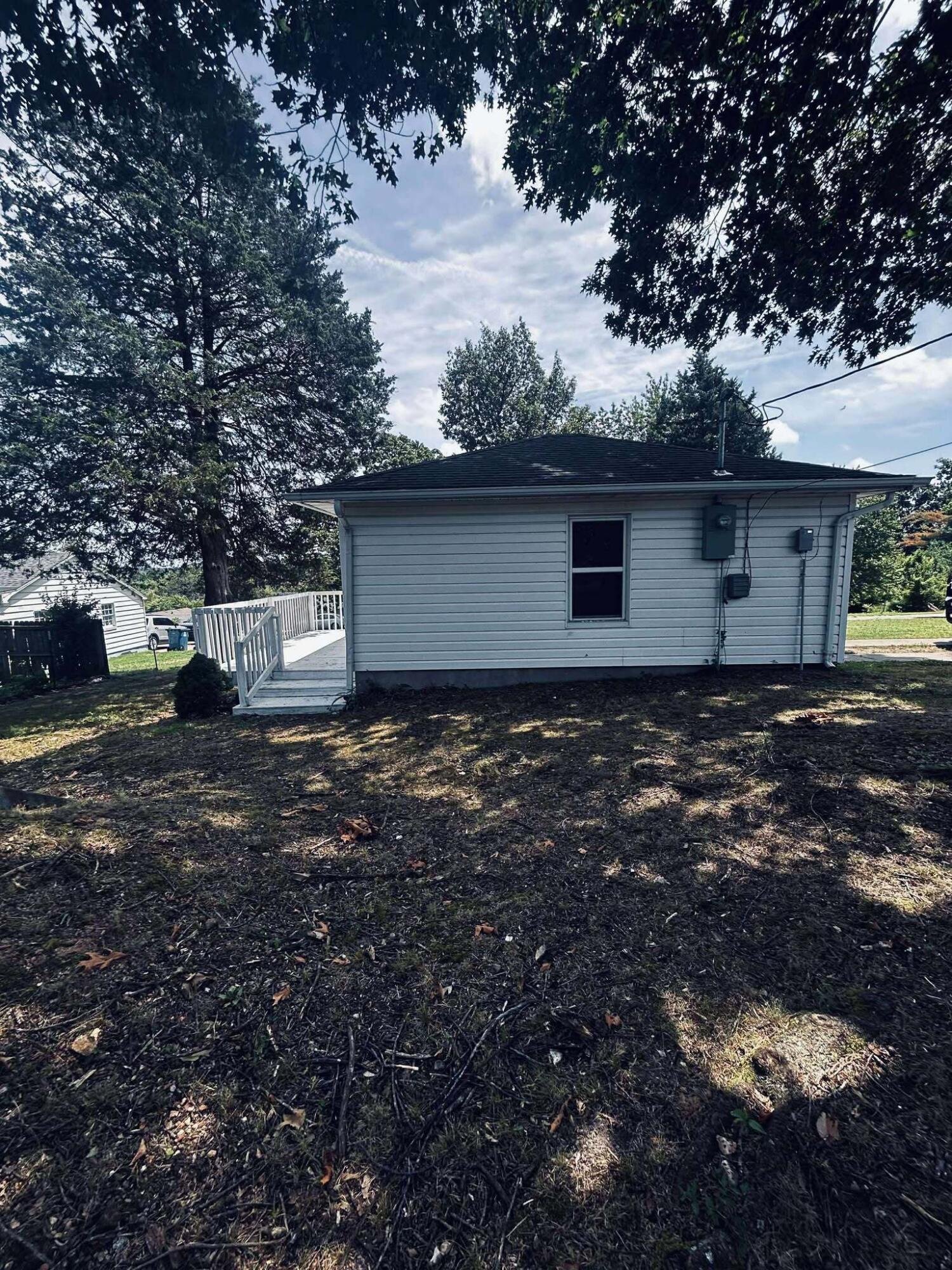 422 East South Street Property Photo 7