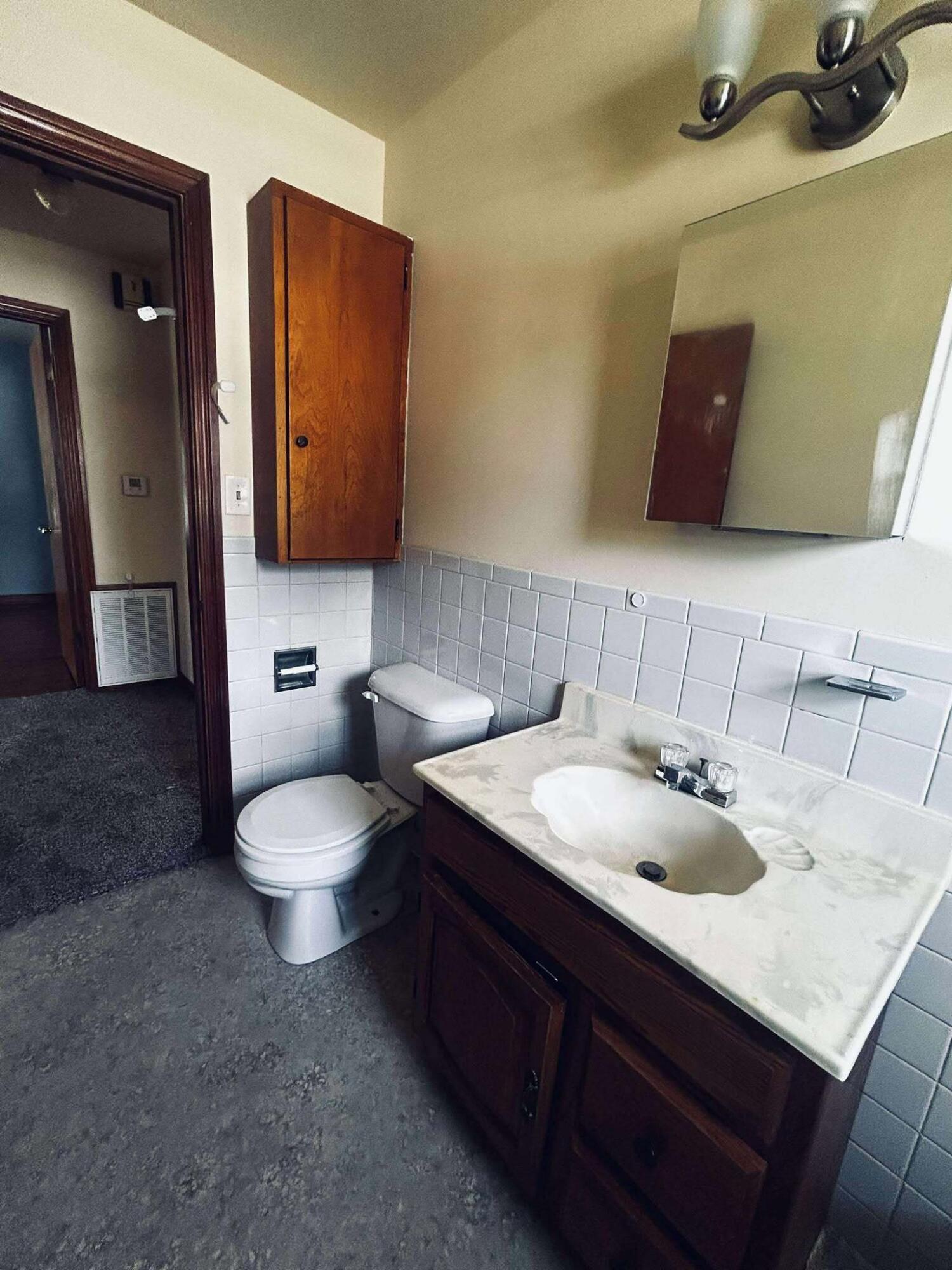 422 East South Street Property Photo 8