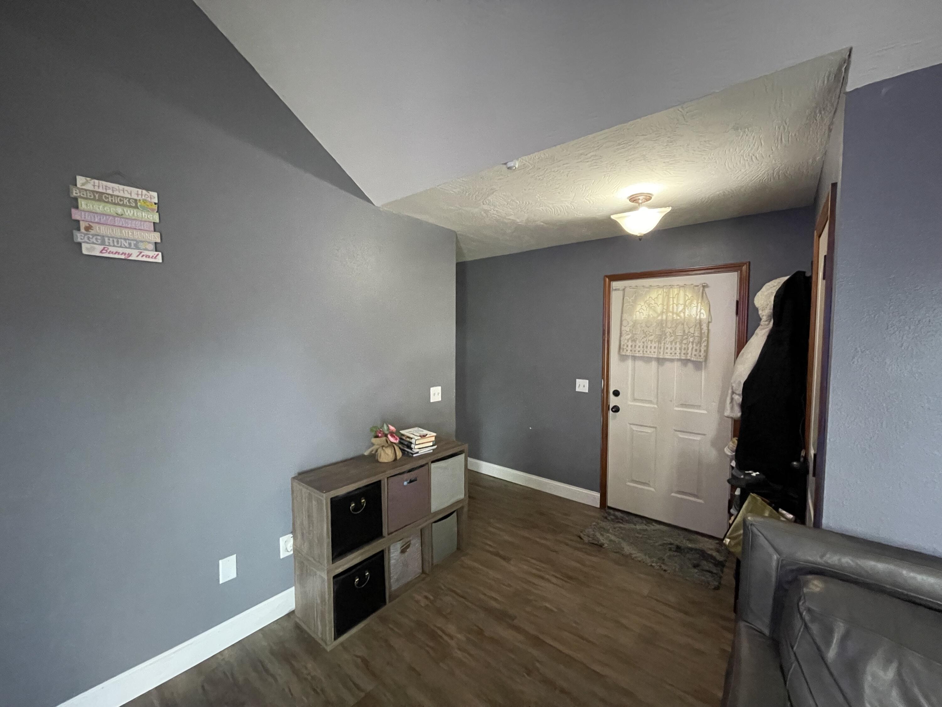 4319 West White Pine Street Property Photo 4