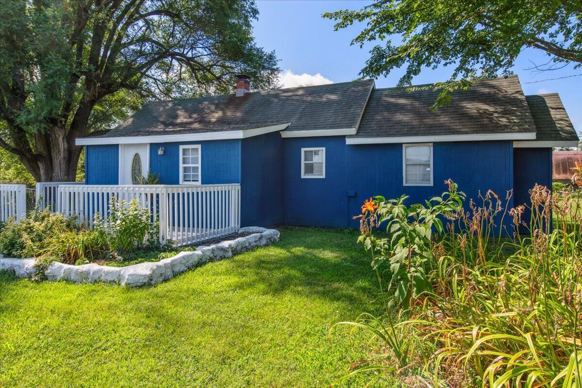 2242 Silver Lake Road Property Photo 1