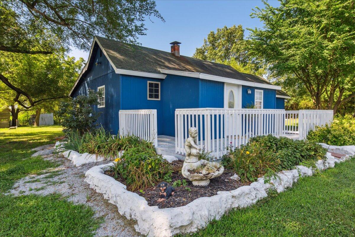 2242 Silver Lake Road Property Photo 2