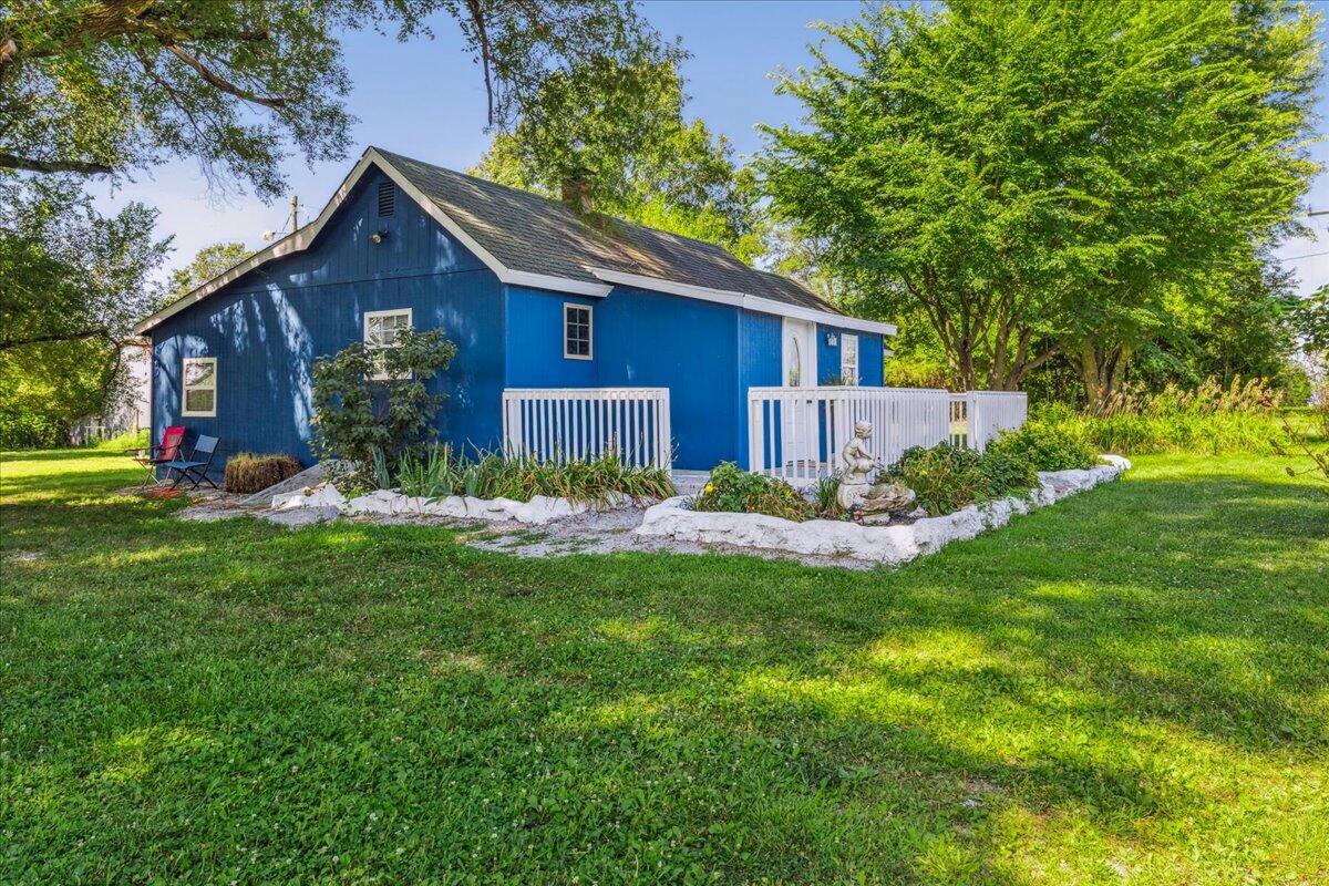 2242 Silver Lake Road Property Photo 4