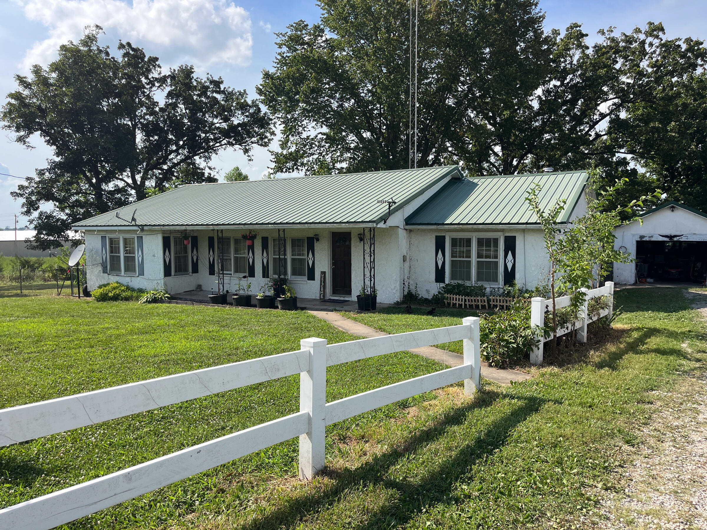 11133 East Business Highway 60 Property Photo 1