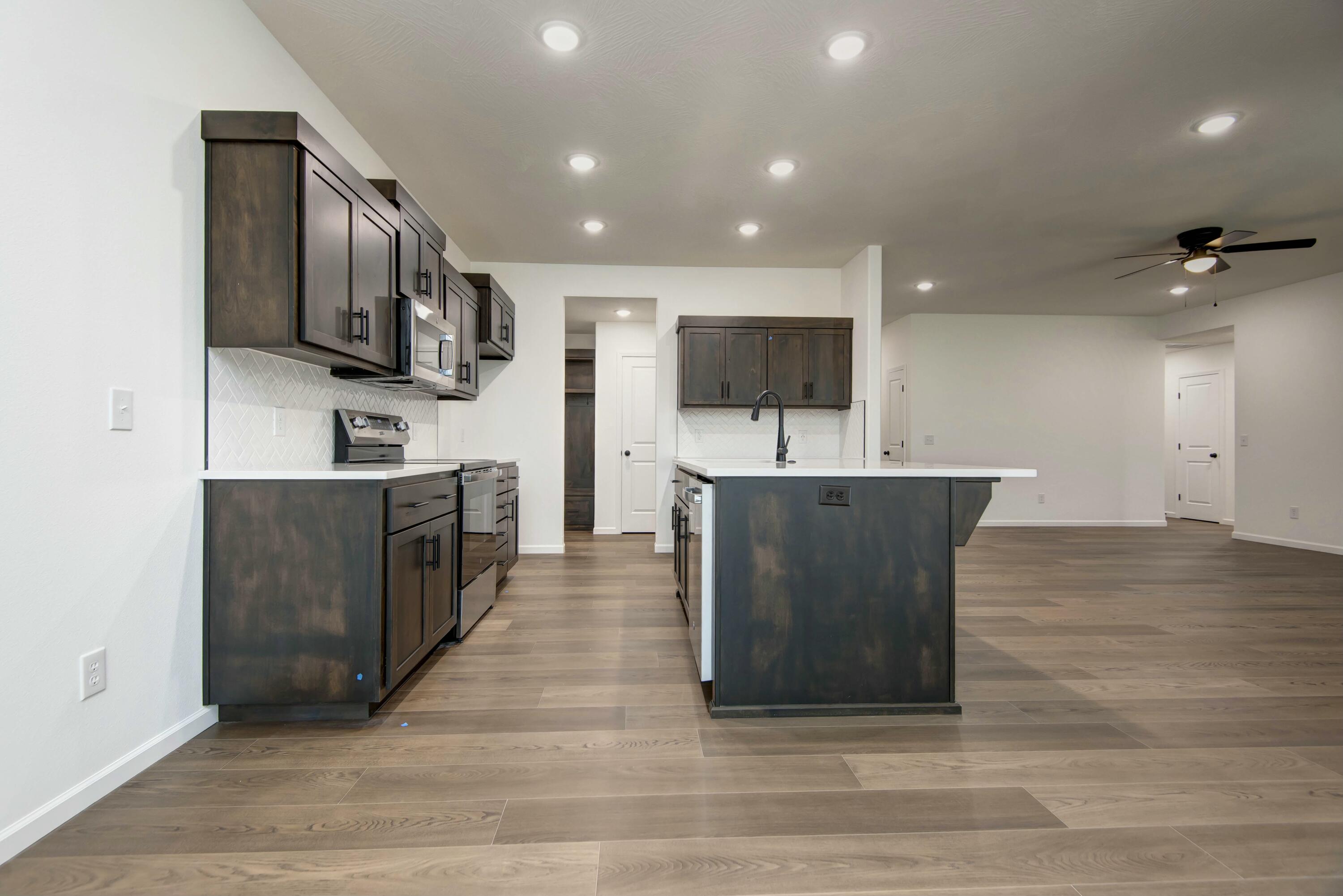 556 Spring Meadow Drive Property Photo 15