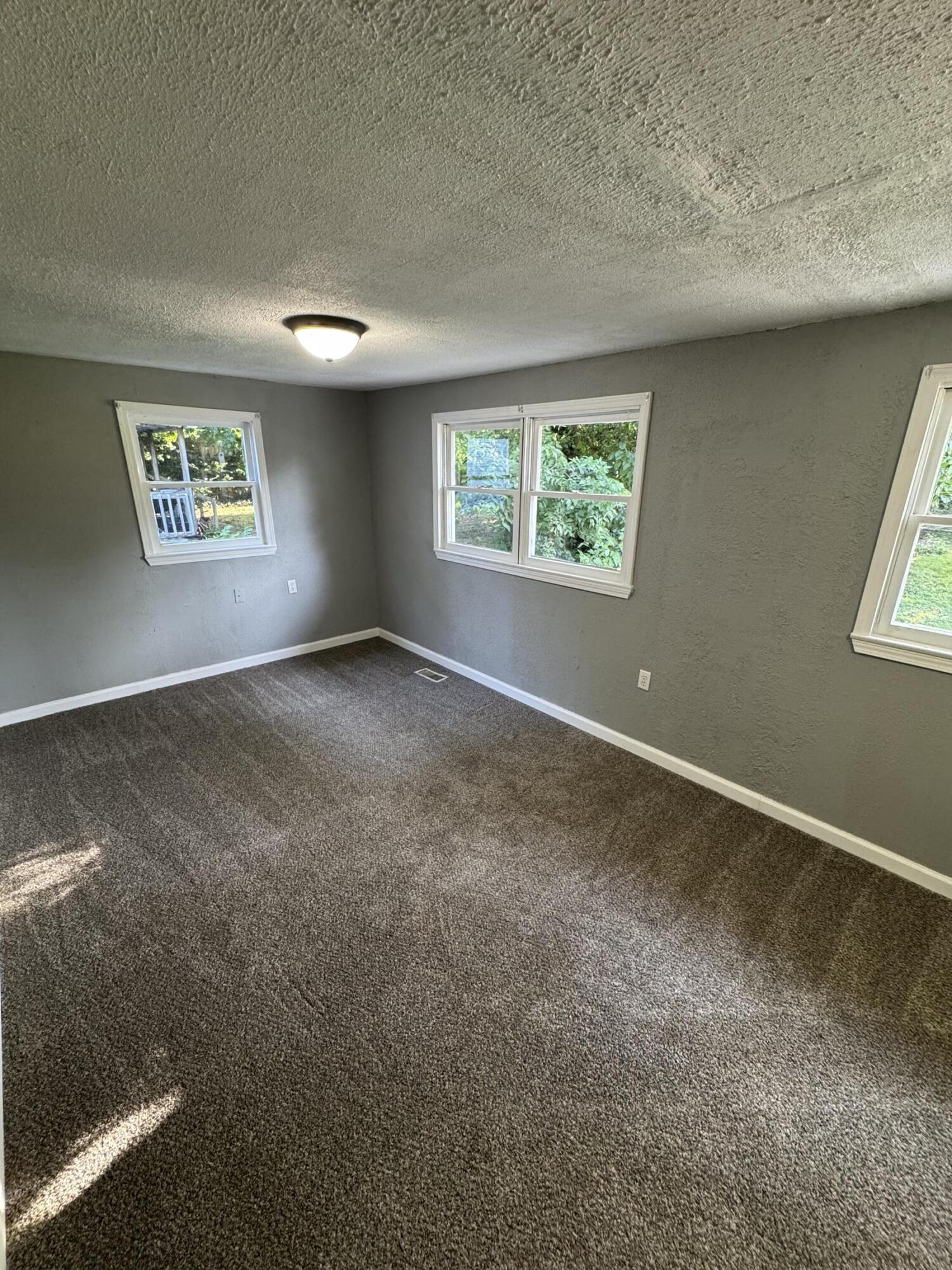 730 North West Avenue Property Photo 17