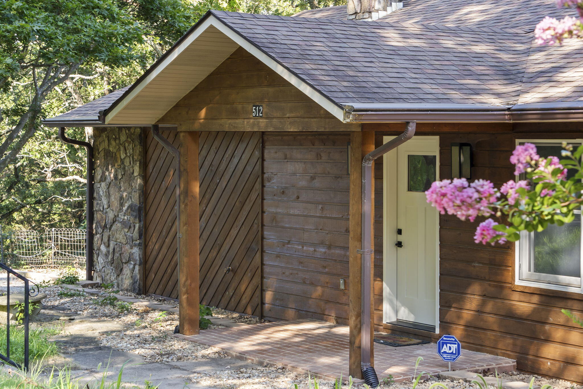 512 Nature Trail Road Property Photo 4