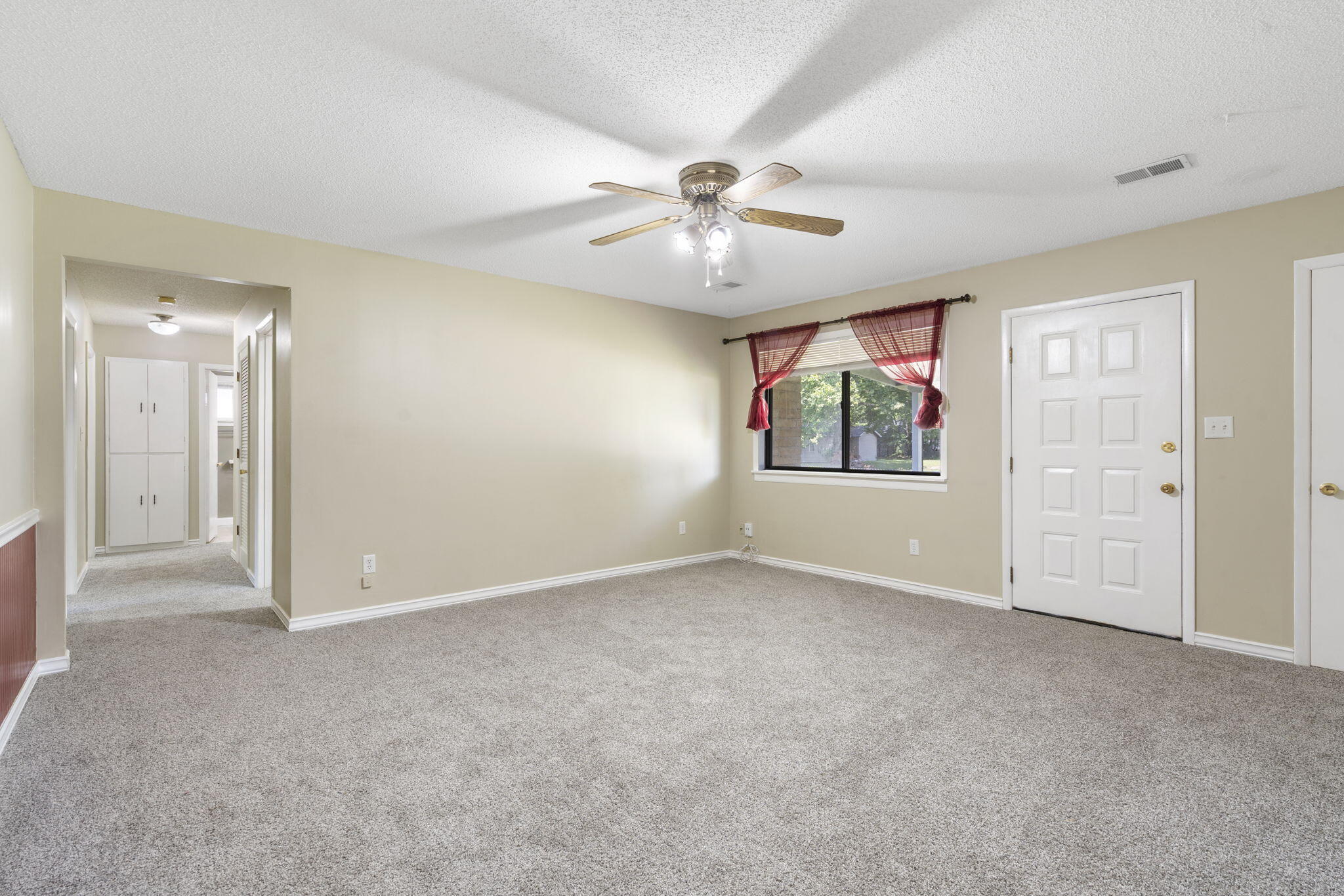 2222 West Nichols Street Property Photo 7