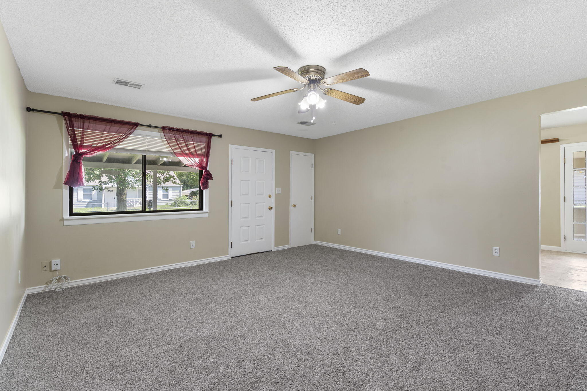 2222 West Nichols Street Property Photo 8