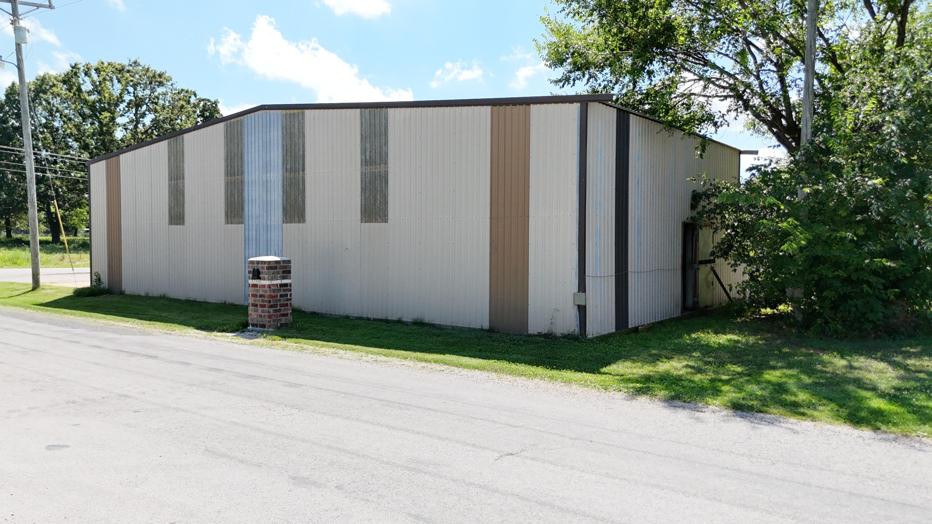 10468 State Highway C Property Photo 4