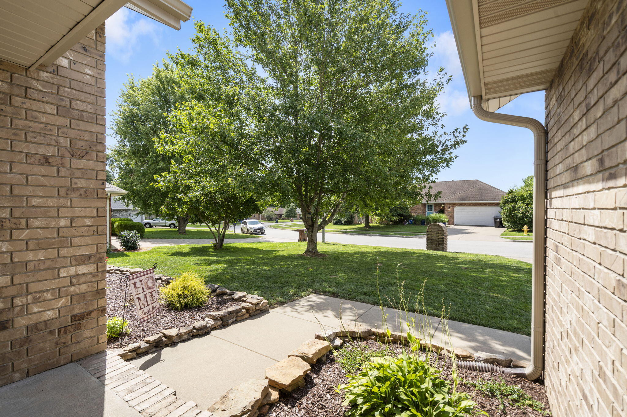 5353 Butternut Drive Property Photo 6