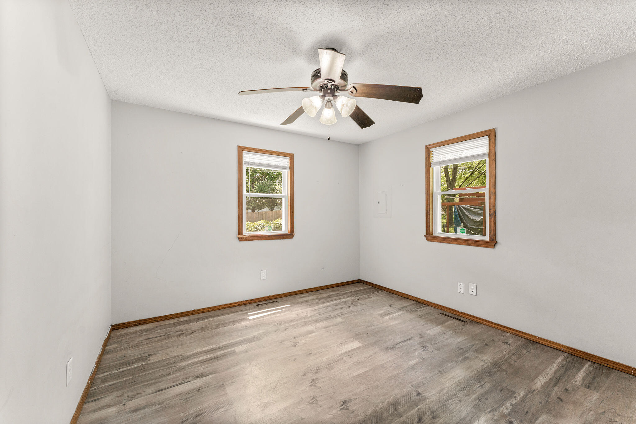 3137 East Republic Road Property Photo 11