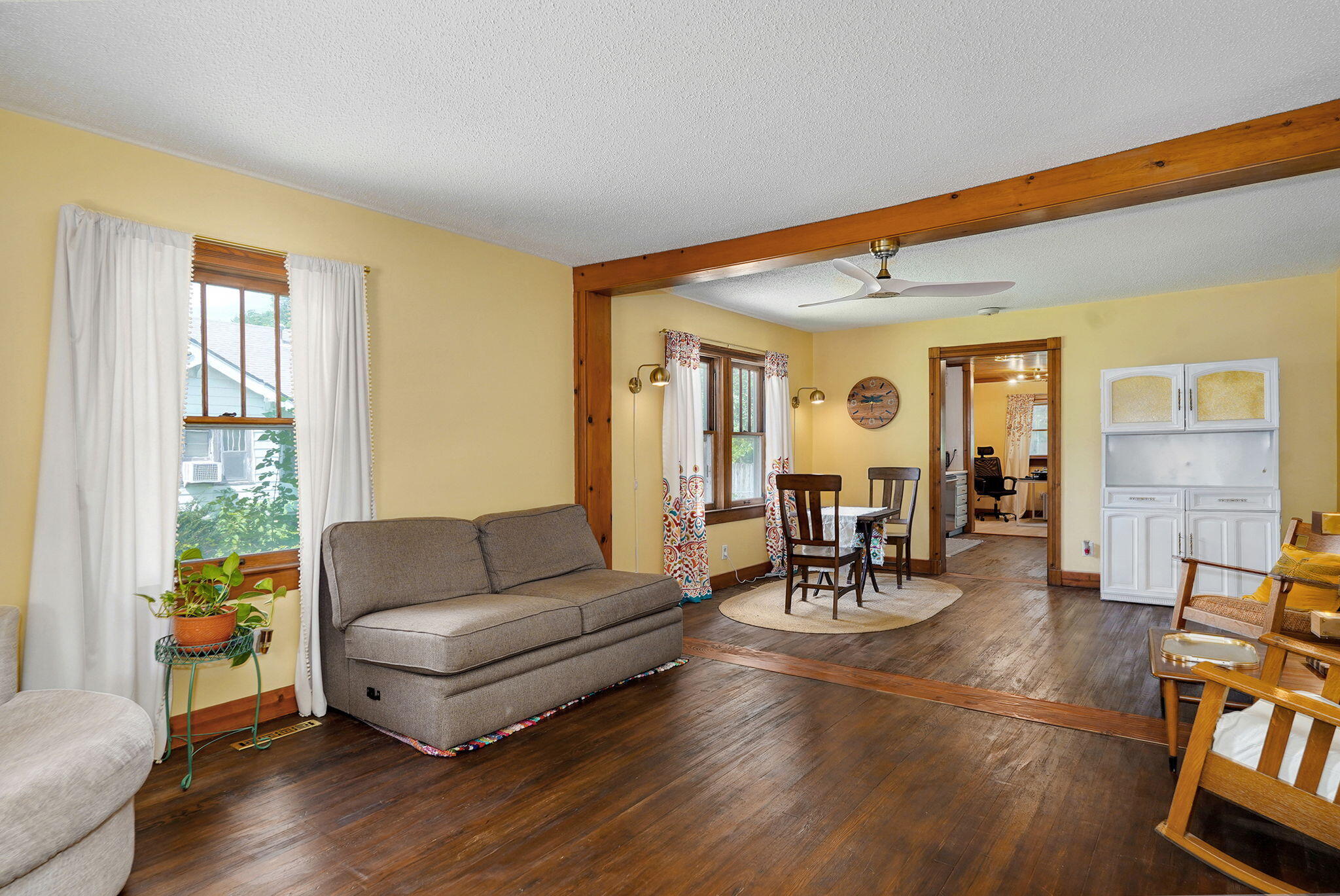2450 North Fremont Avenue Property Photo 8