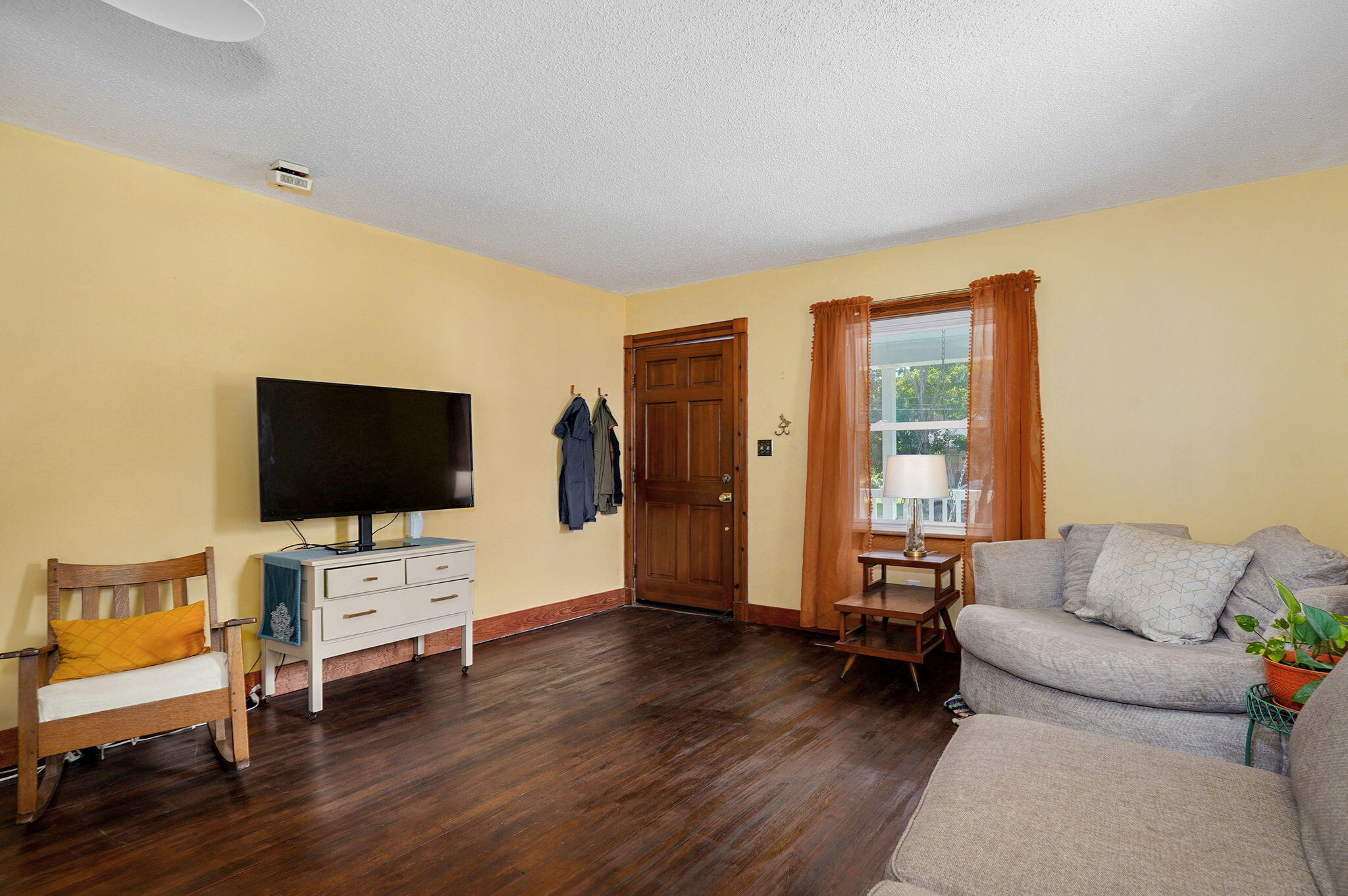 2450 North Fremont Avenue Property Photo 10