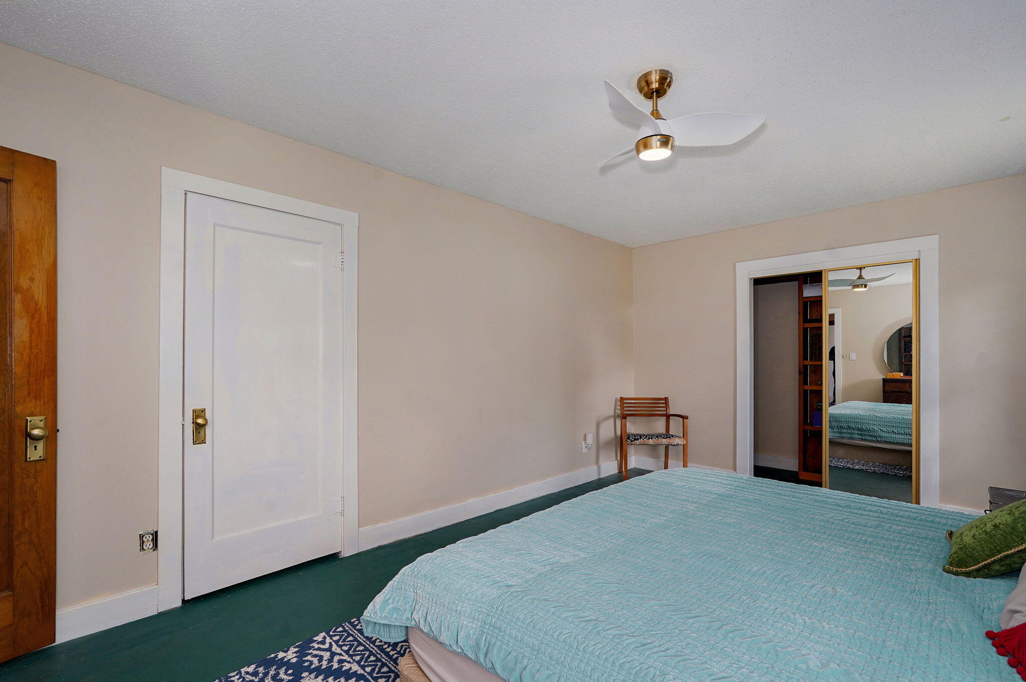 2450 North Fremont Avenue Property Photo 17