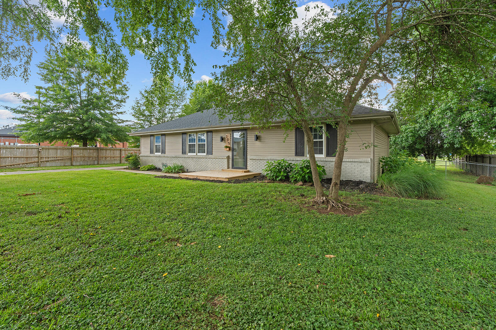 105 North Ellen Street Property Photo 6