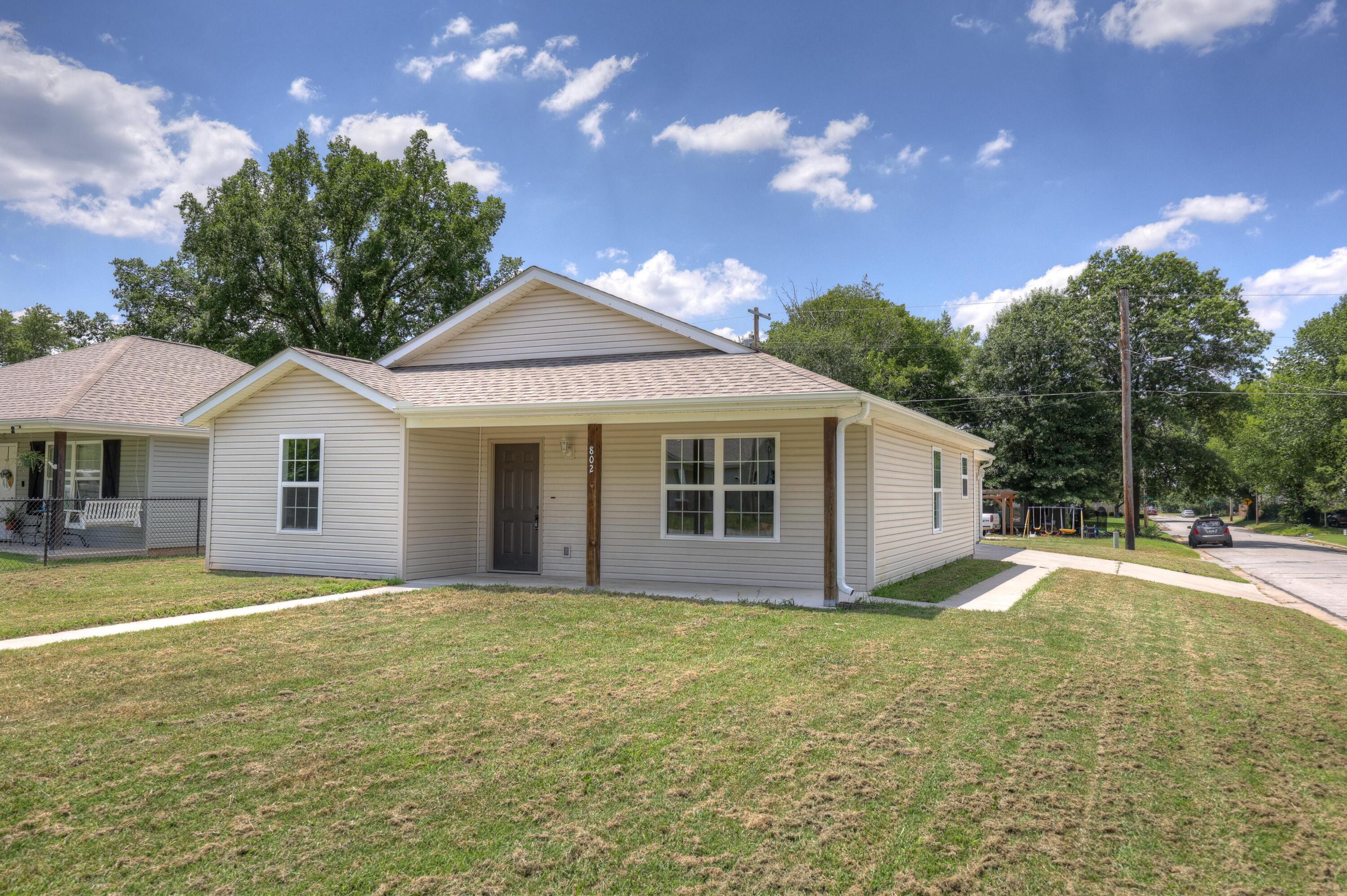 802 South Mckinley Avenue Property Photo 3