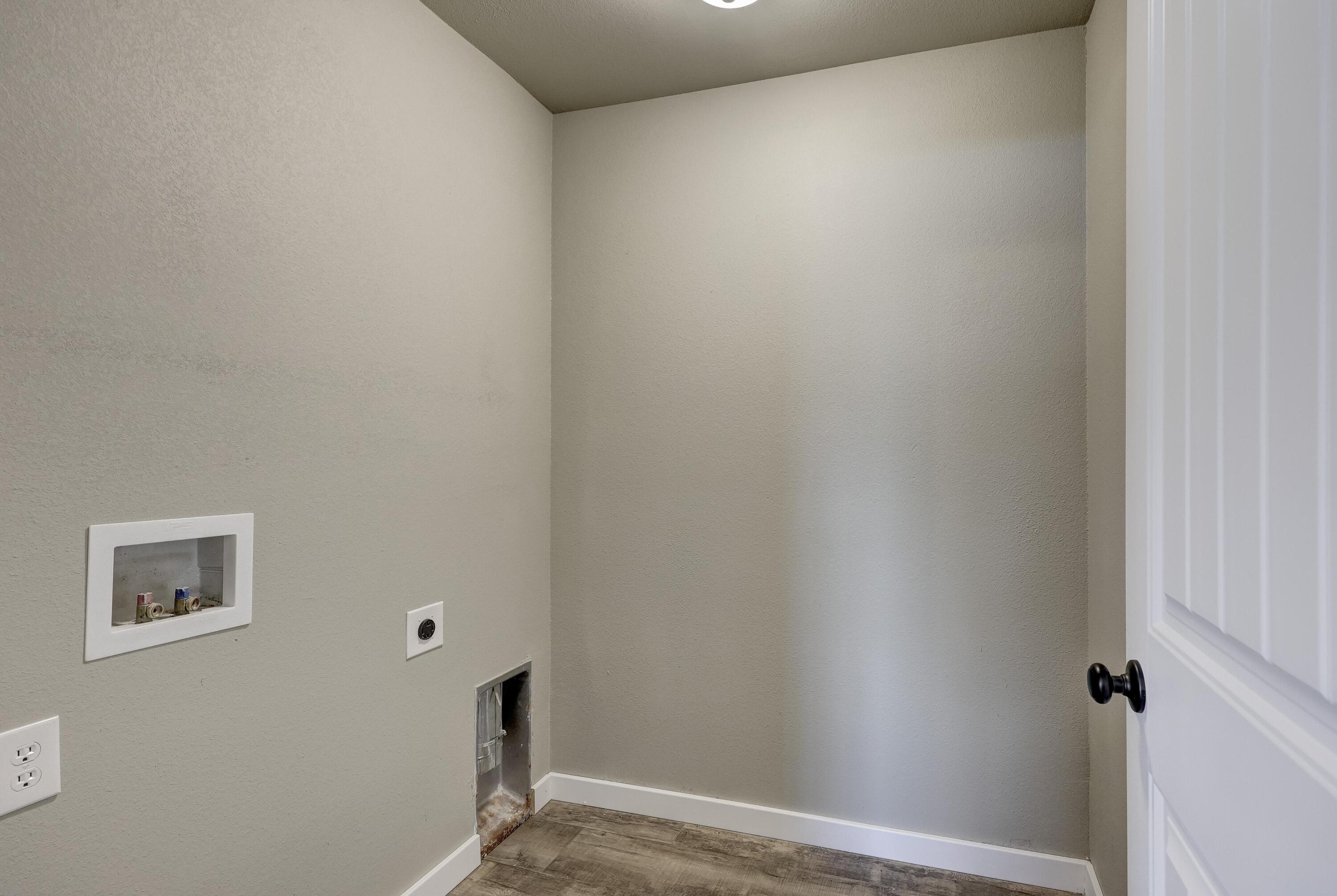 802 South Mckinley Avenue Property Photo 16