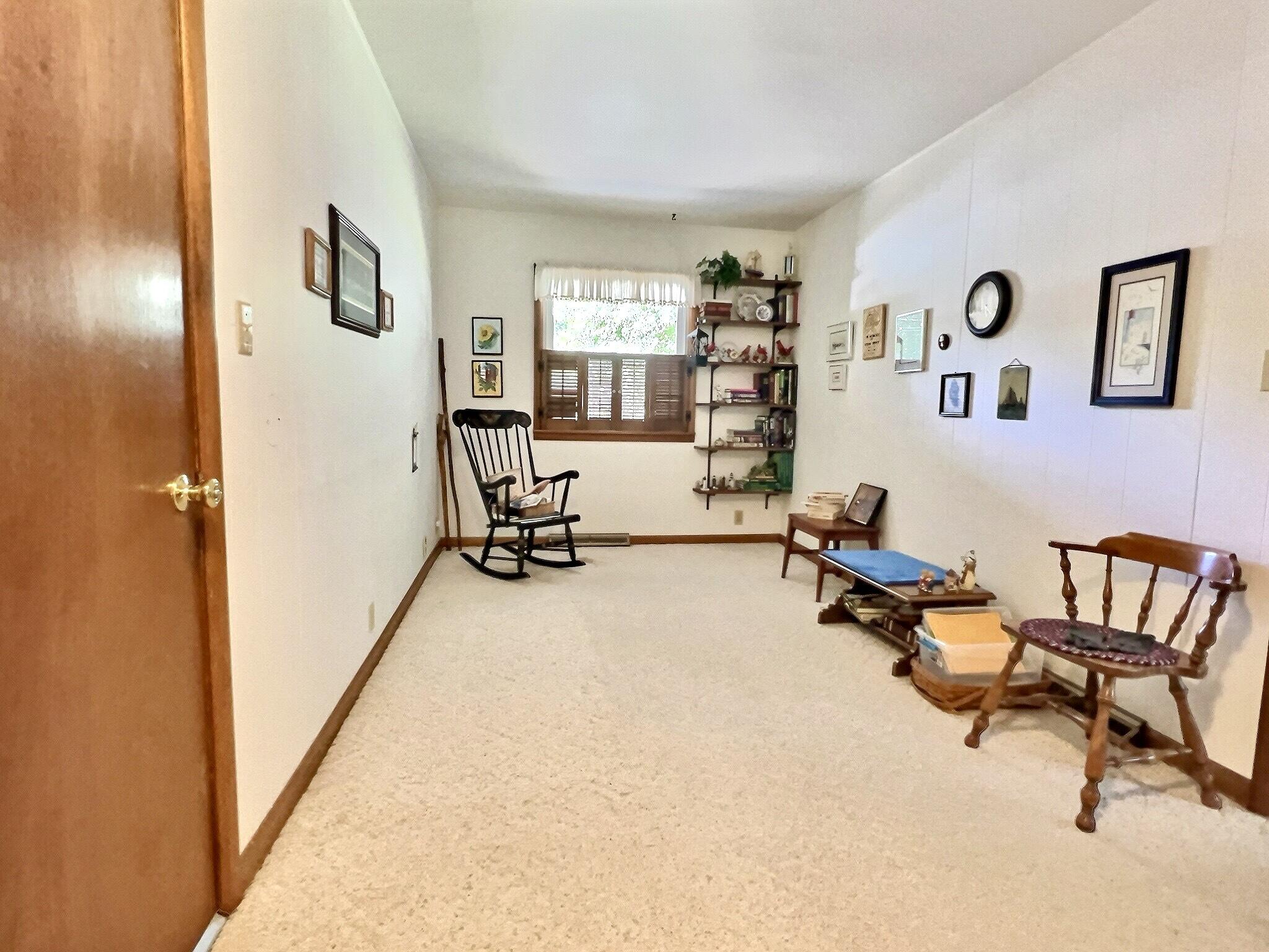 915 North Rosewood Drive Property Photo 8