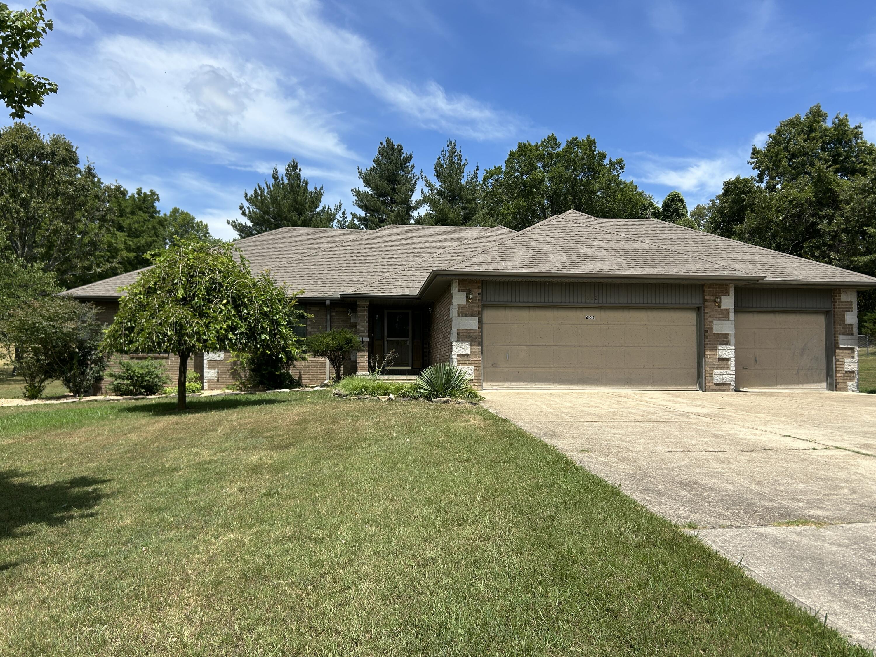 602 Curry Avenue Property Photo 1