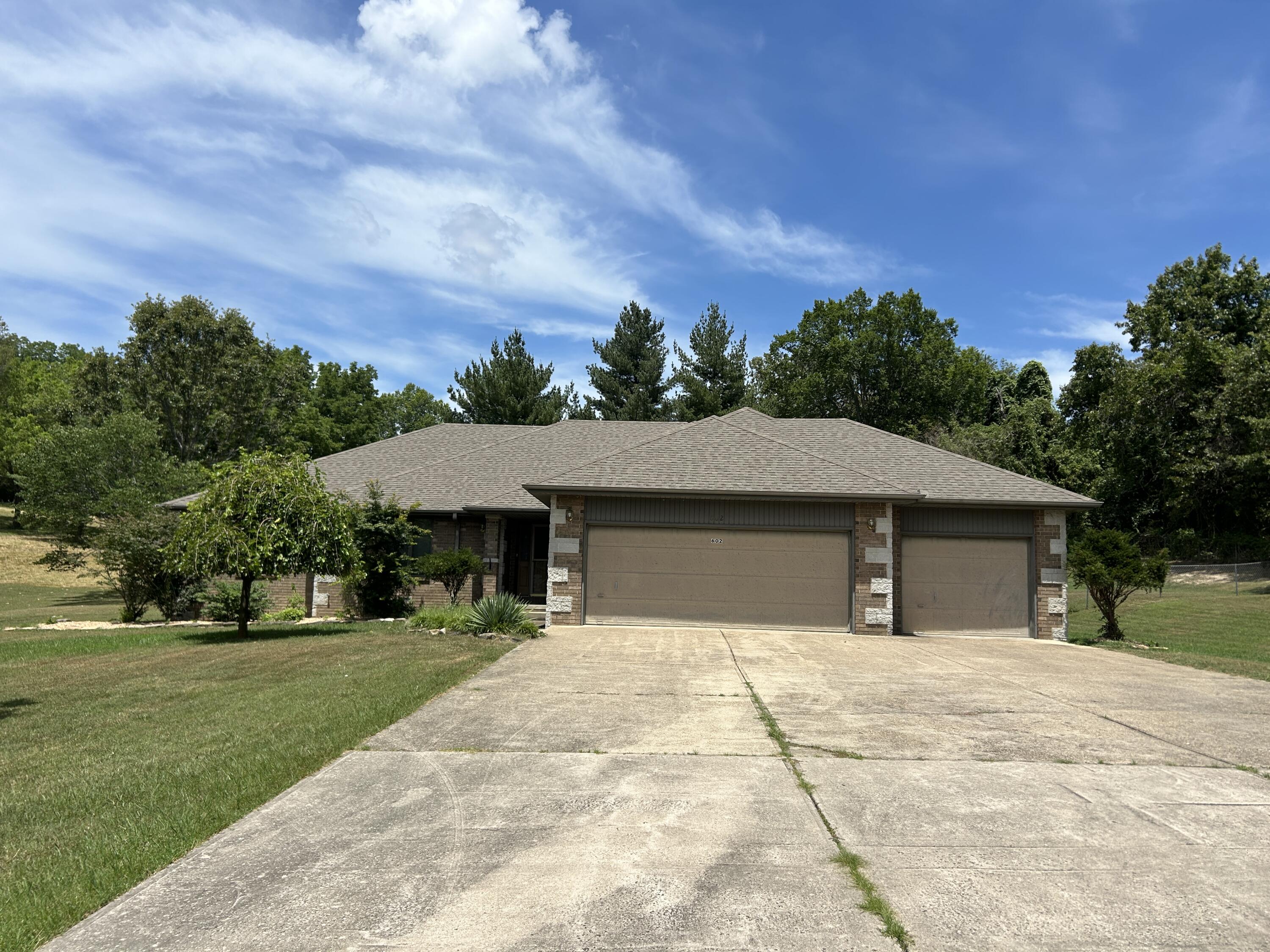 602 Curry Avenue Property Photo 8