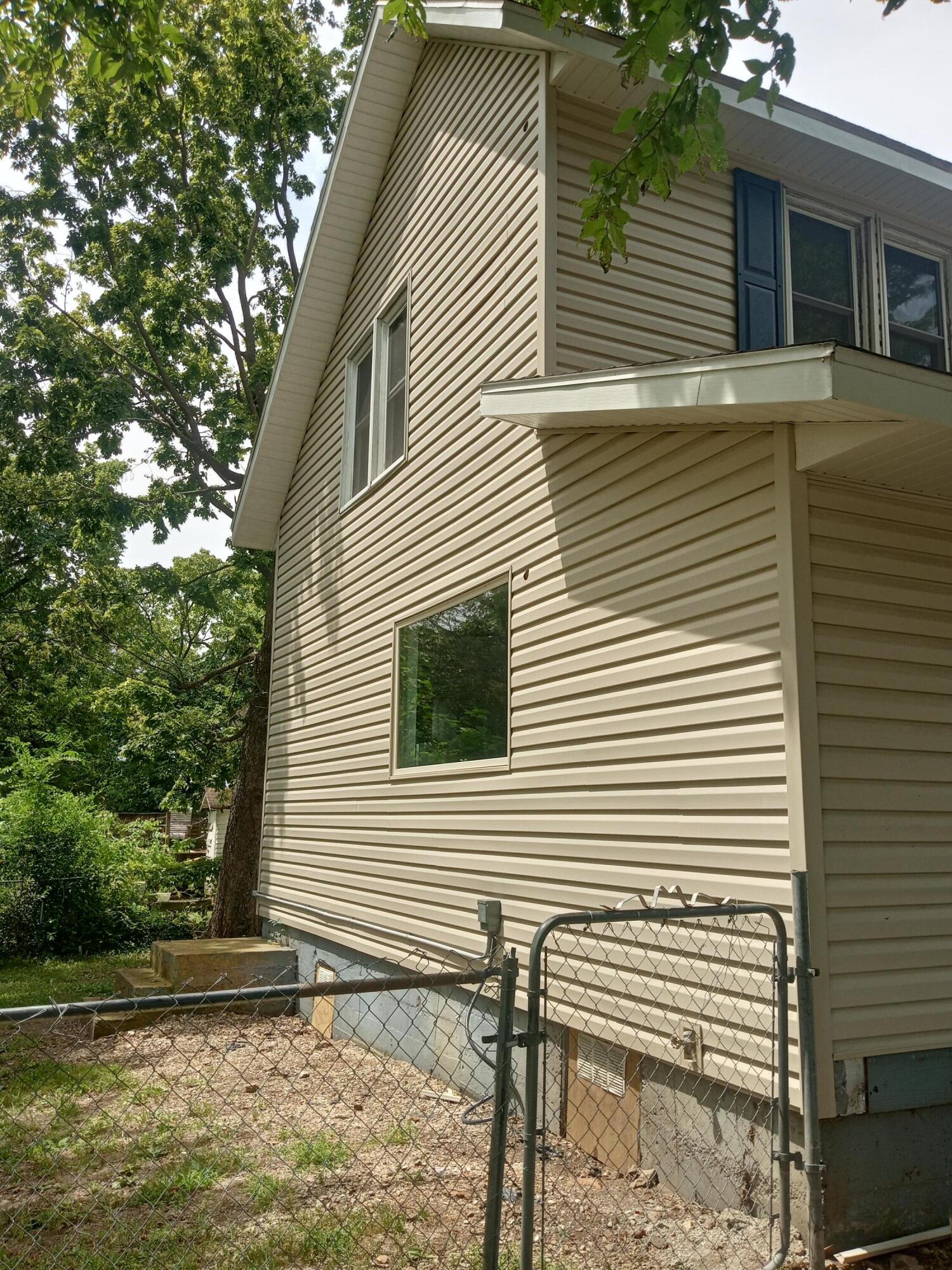 402 South Maple Street Property Photo 6