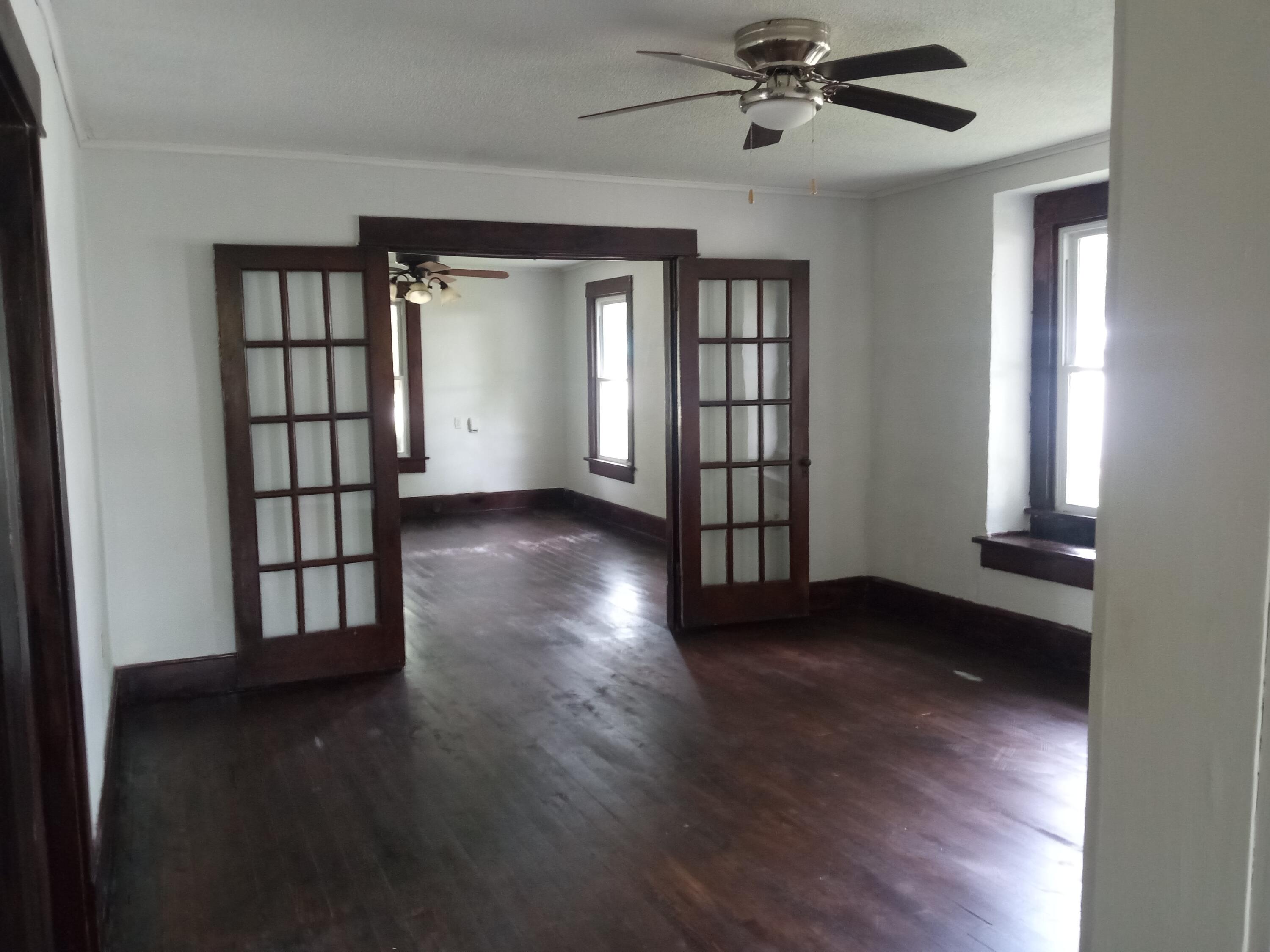 402 South Maple Street Property Photo 8