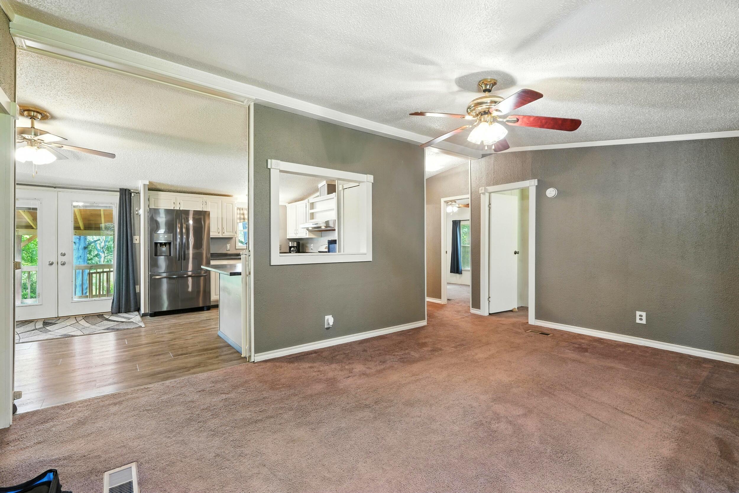 5020 Greenwood Drive Drive Property Photo 5