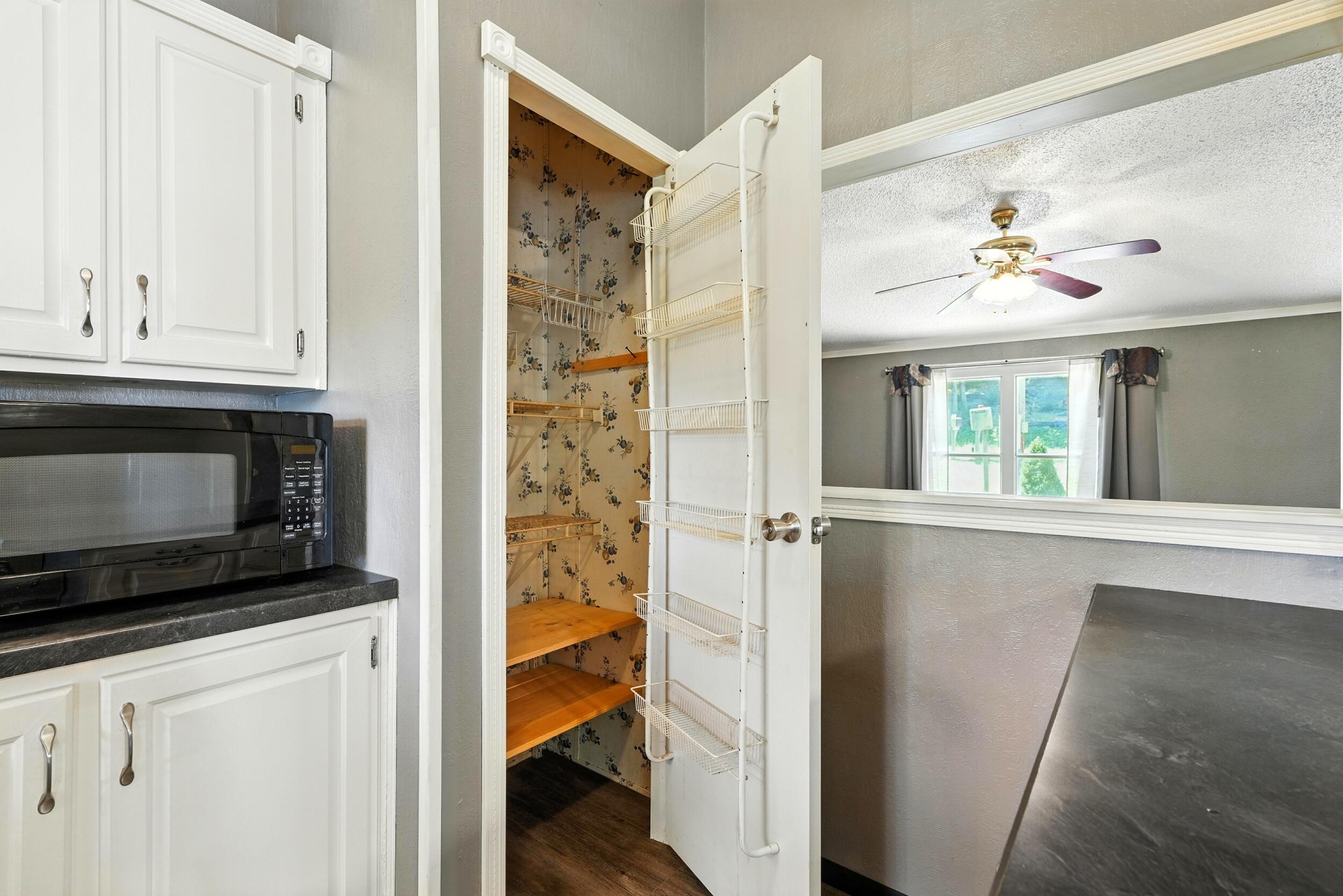 5020 Greenwood Drive Drive Property Photo 10
