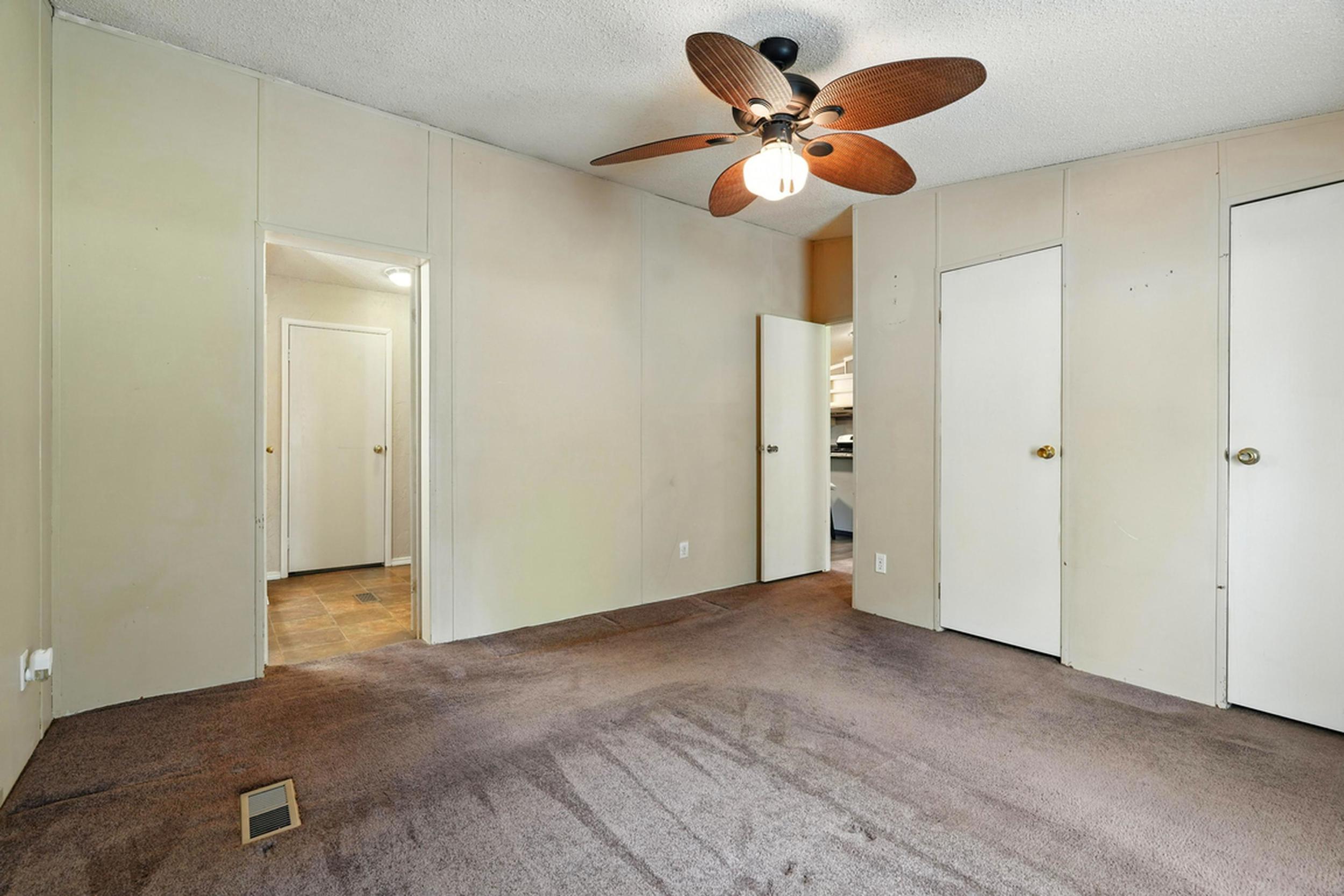 5020 Greenwood Drive Drive Property Photo 14