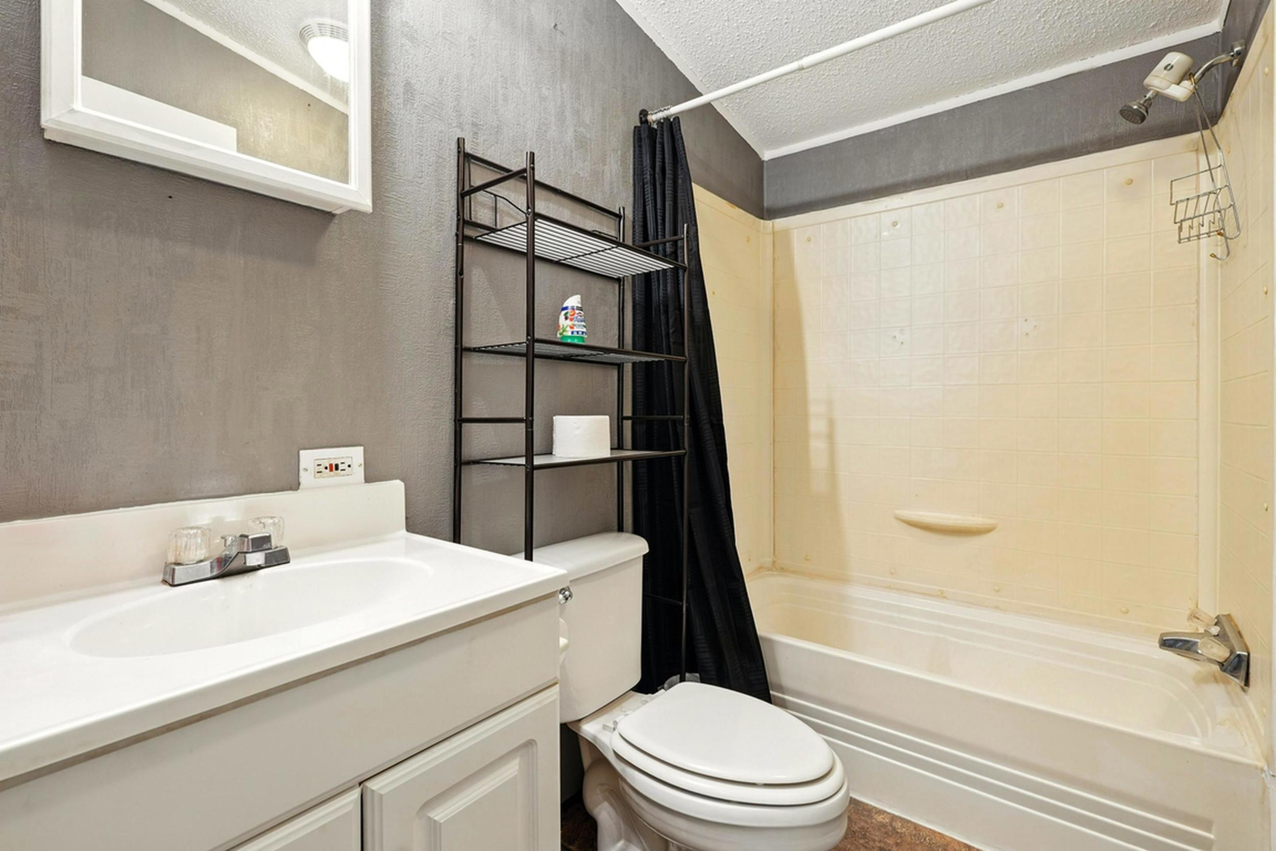 5020 Greenwood Drive Drive Property Photo 18