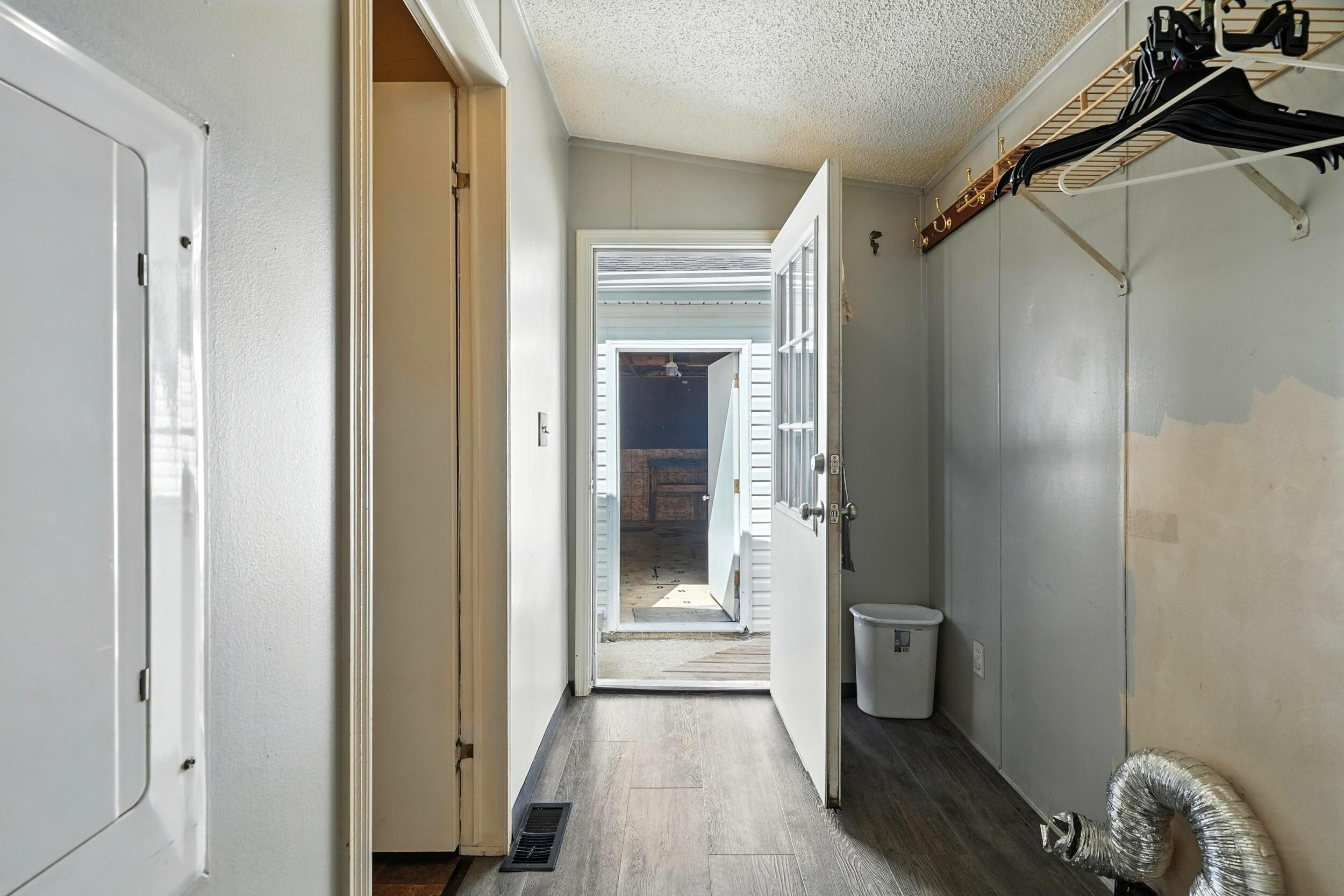 5020 Greenwood Drive Drive Property Photo 19
