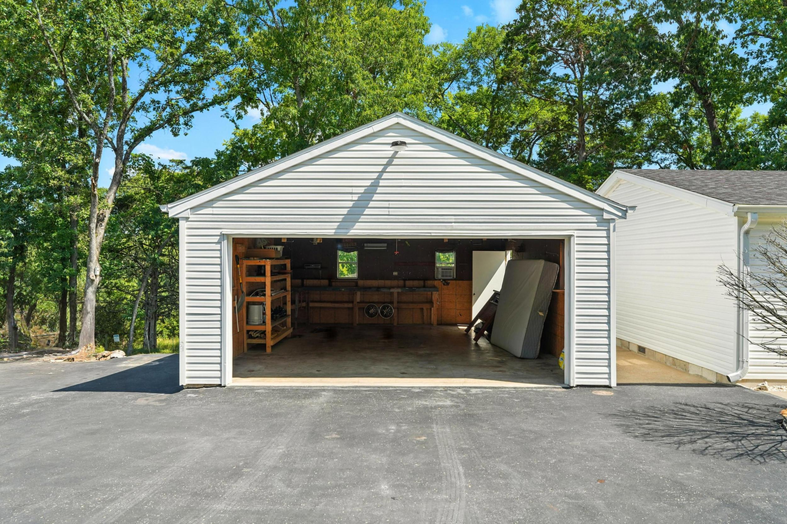 5020 Greenwood Drive Drive Property Photo 22