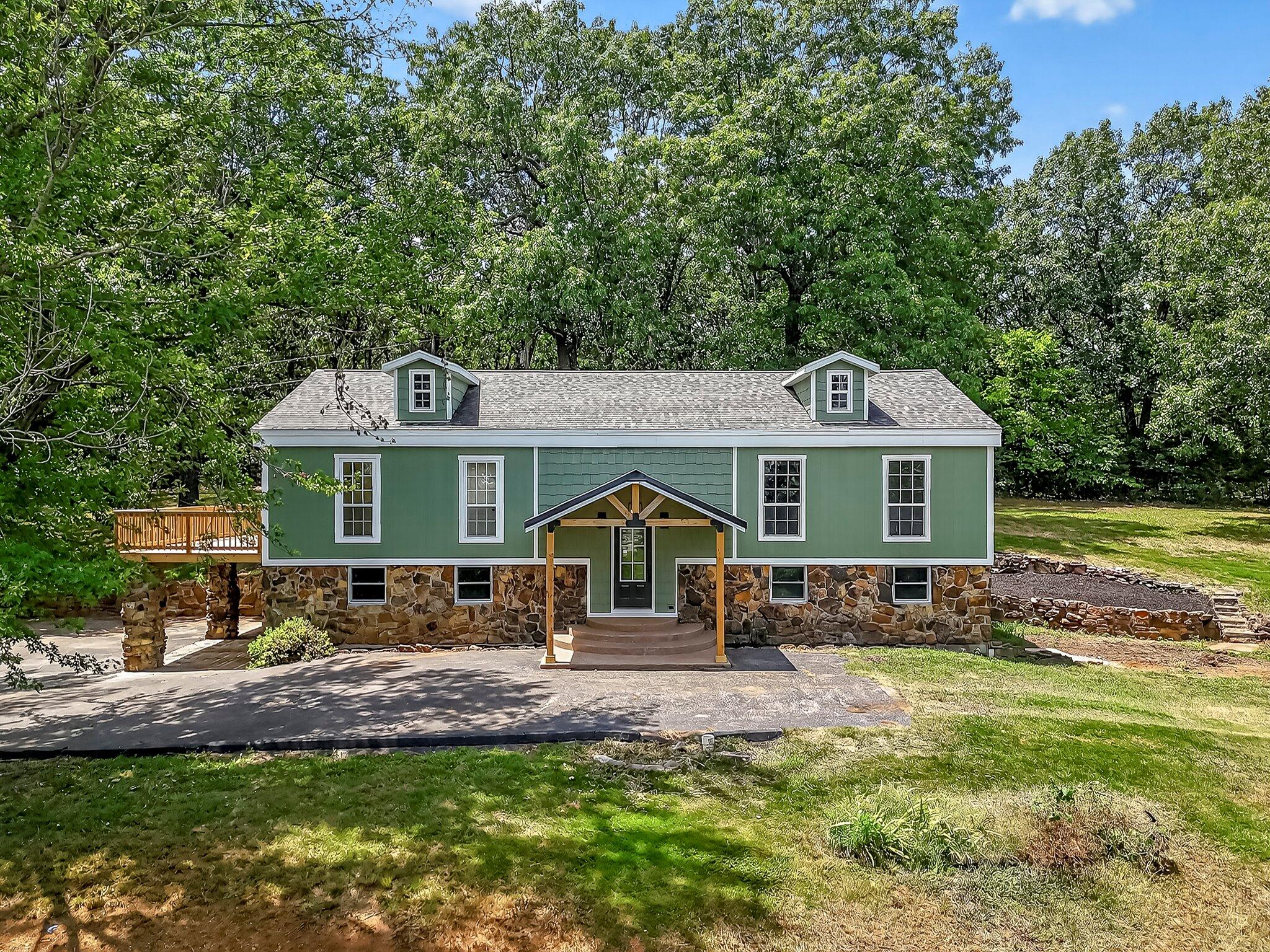 9607 North Farm Road 187 Property Photo 1