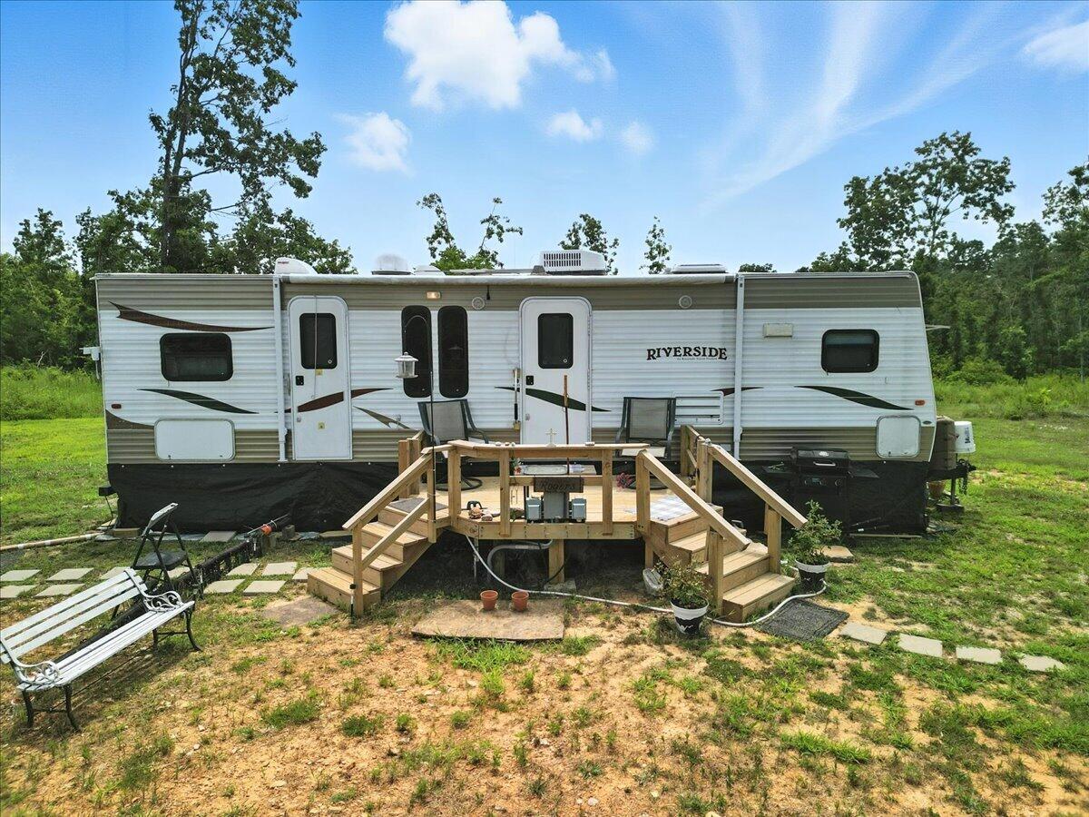 5160 County Road 9380 Property Photo 2